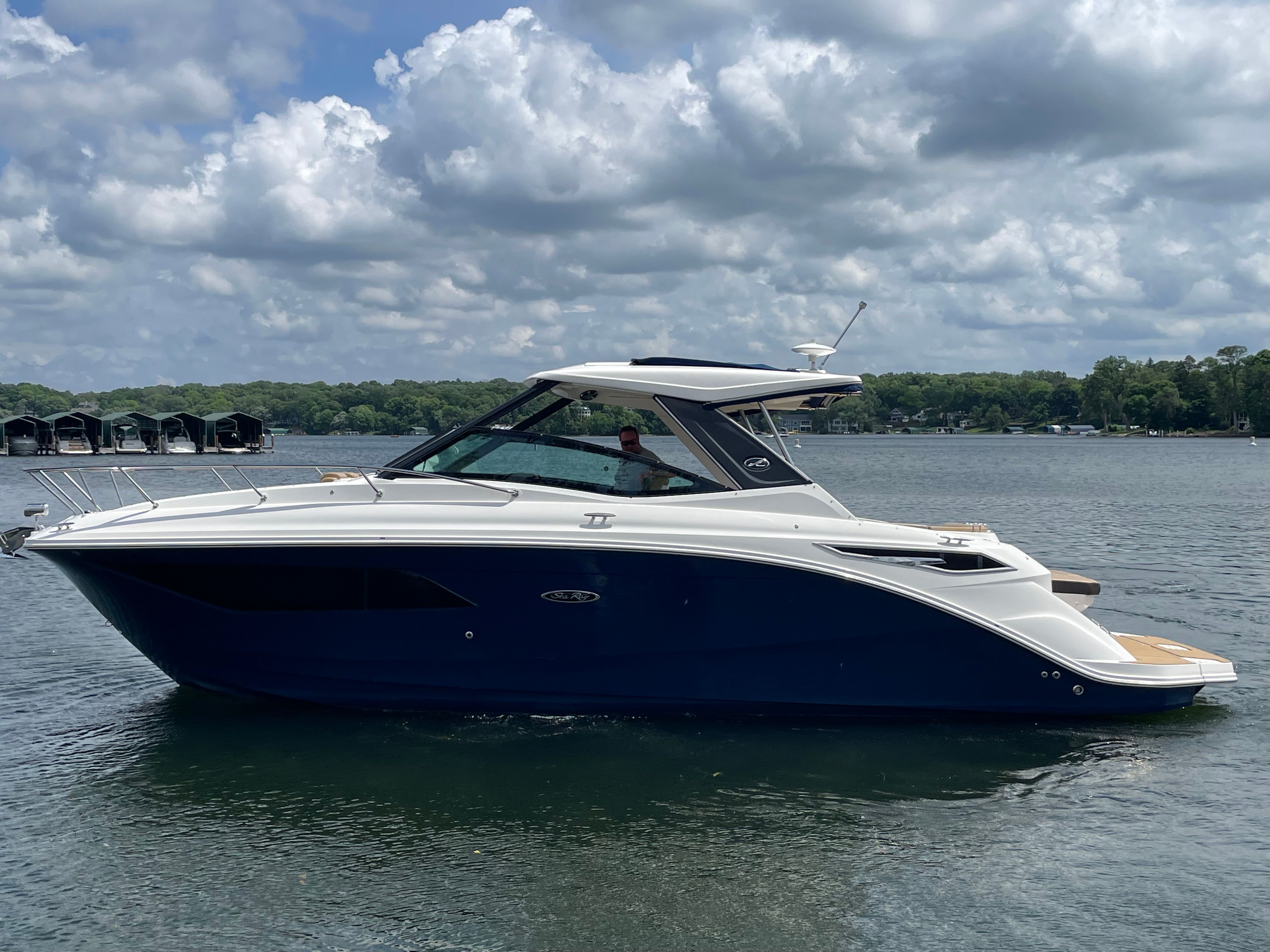2020 Sea Ray Sundancer 320 - 2
