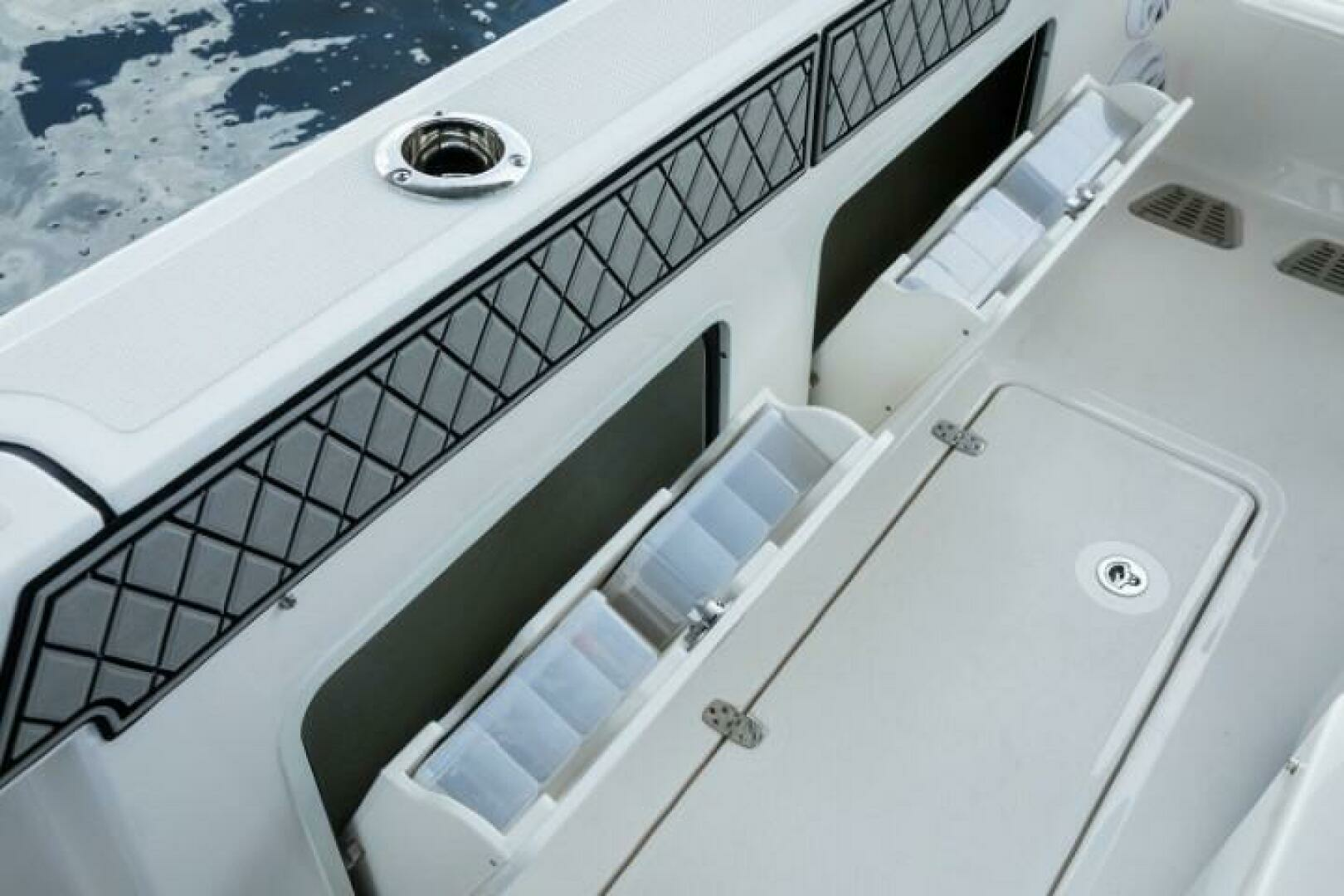 2025 Wellcraft 302 Fisherman - Image 12