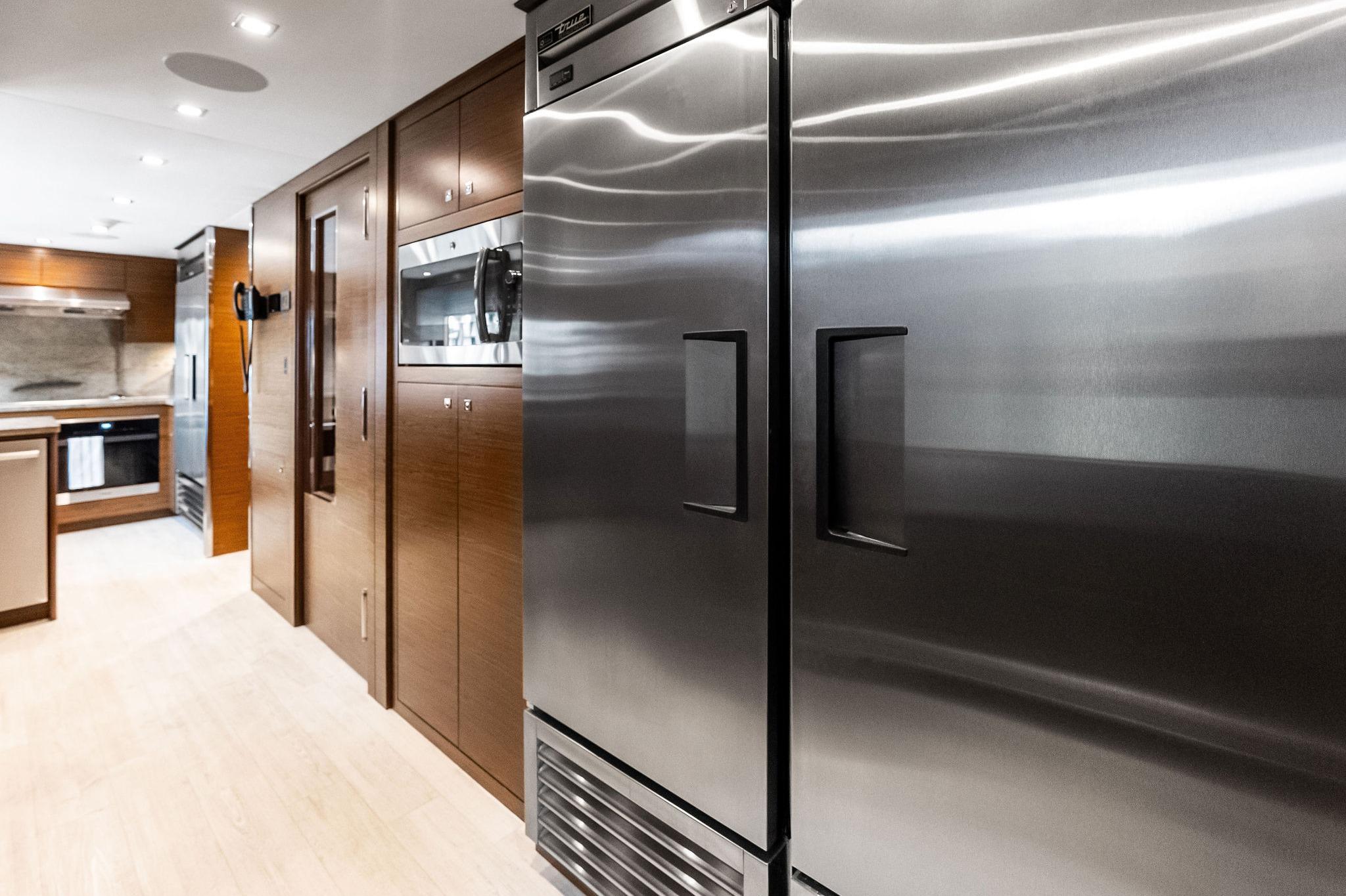 True Commercial refrigeration, microwave/convection