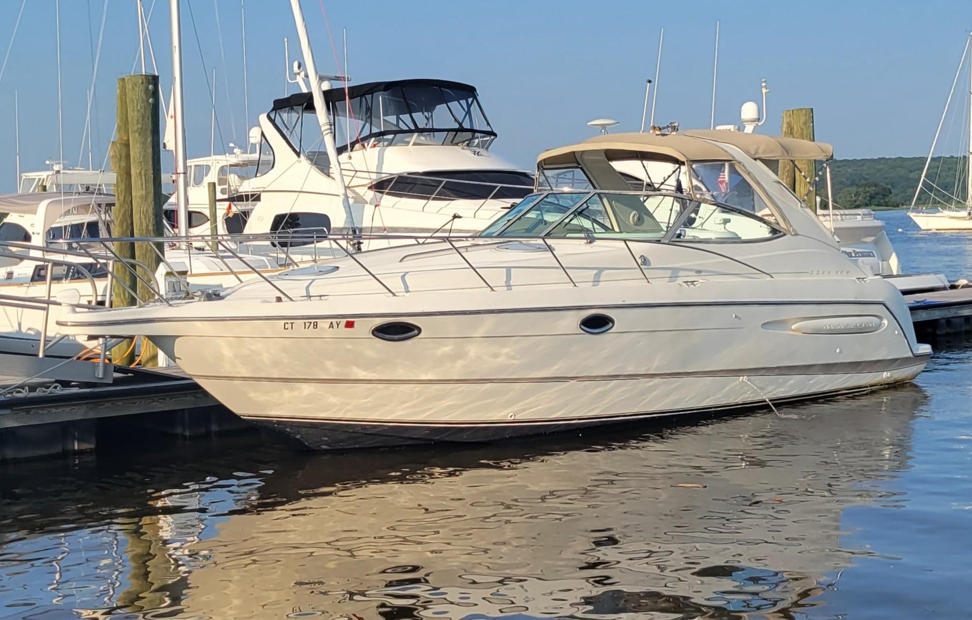 2001 Maxum 3300 SCR