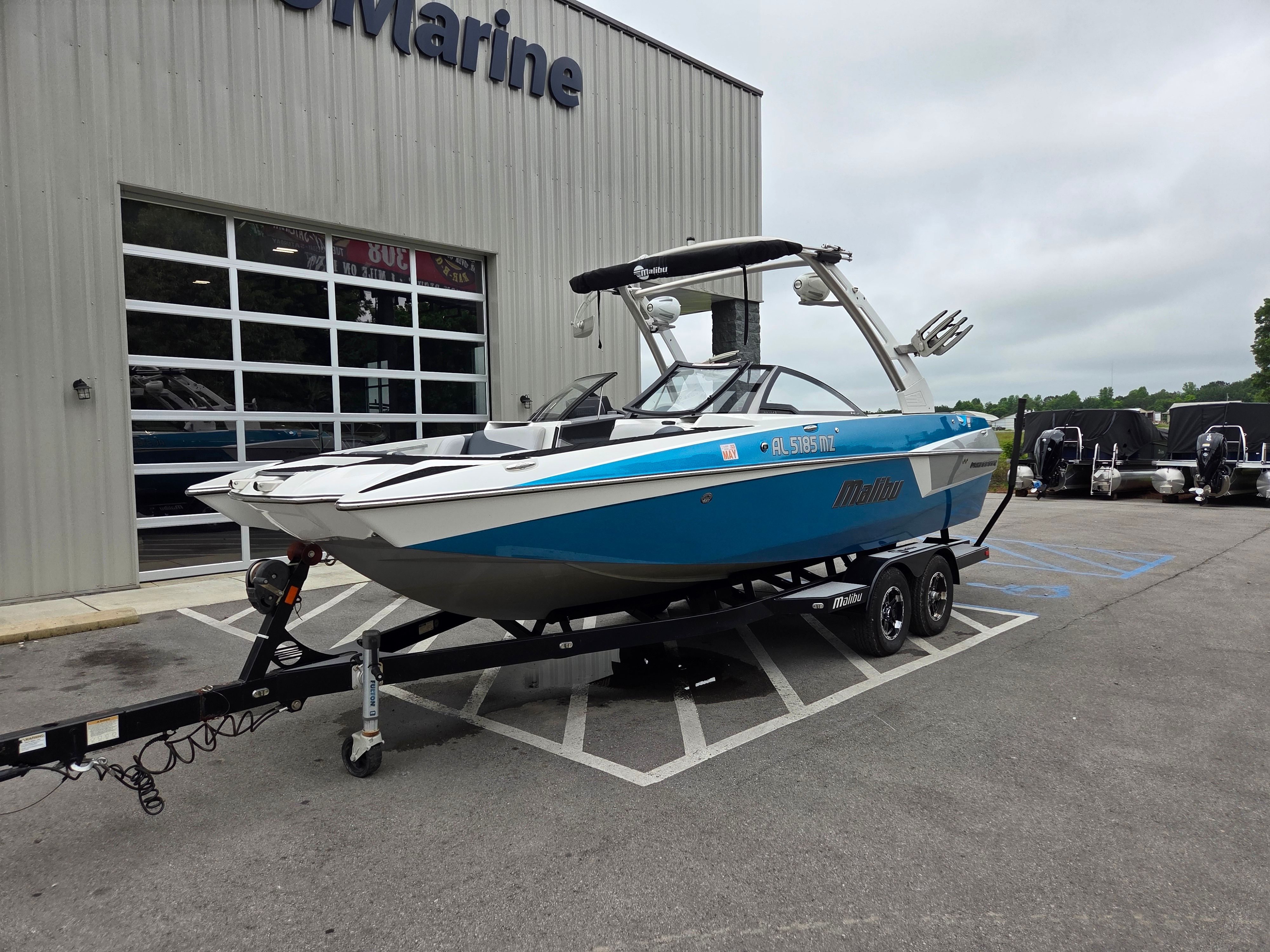 2018 MALIBU 22 MXZ - Image 2