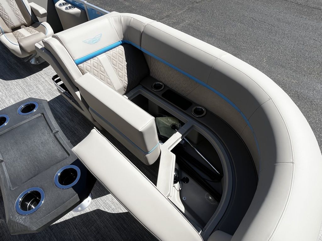 2025 Bennington 22 M Fastback - Quad Bench - 28