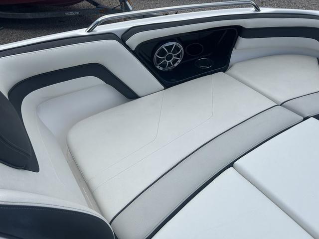 2020 Yamaha Boats 242SE - 9