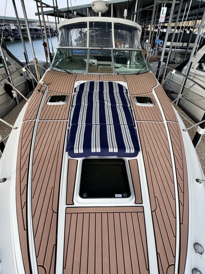 2007 Rinker 350 Express Cruiser - Image 90