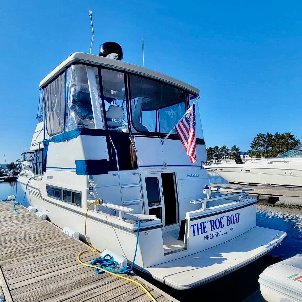 1994 Carver 390 Cockpit Motor Yacht - 3