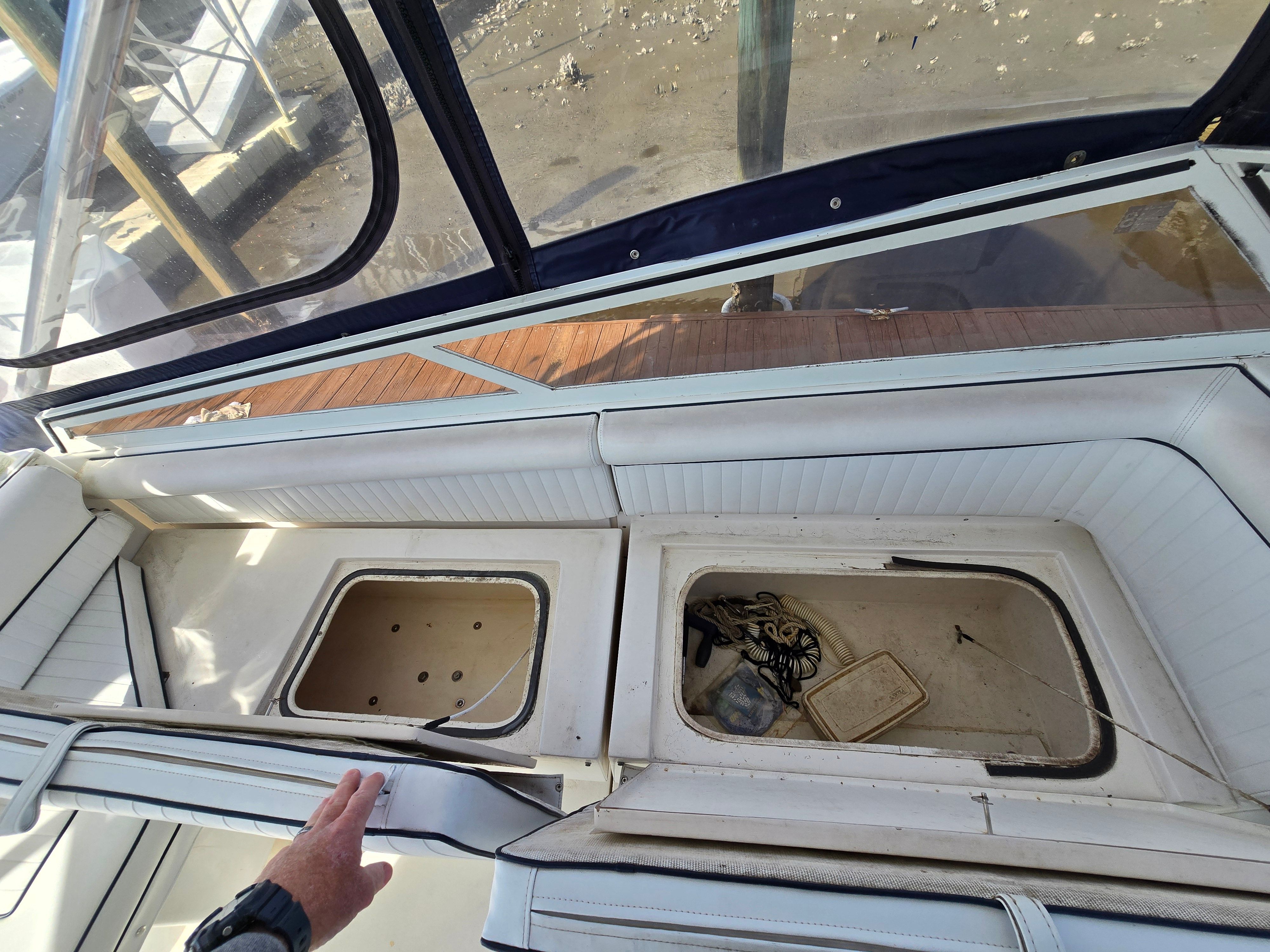 2005 Contender 35SC Express - 46