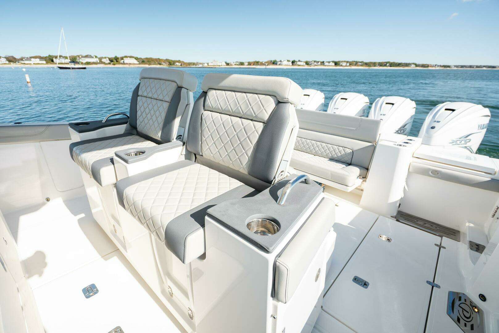 2023 Pursuit S428 - Image 26