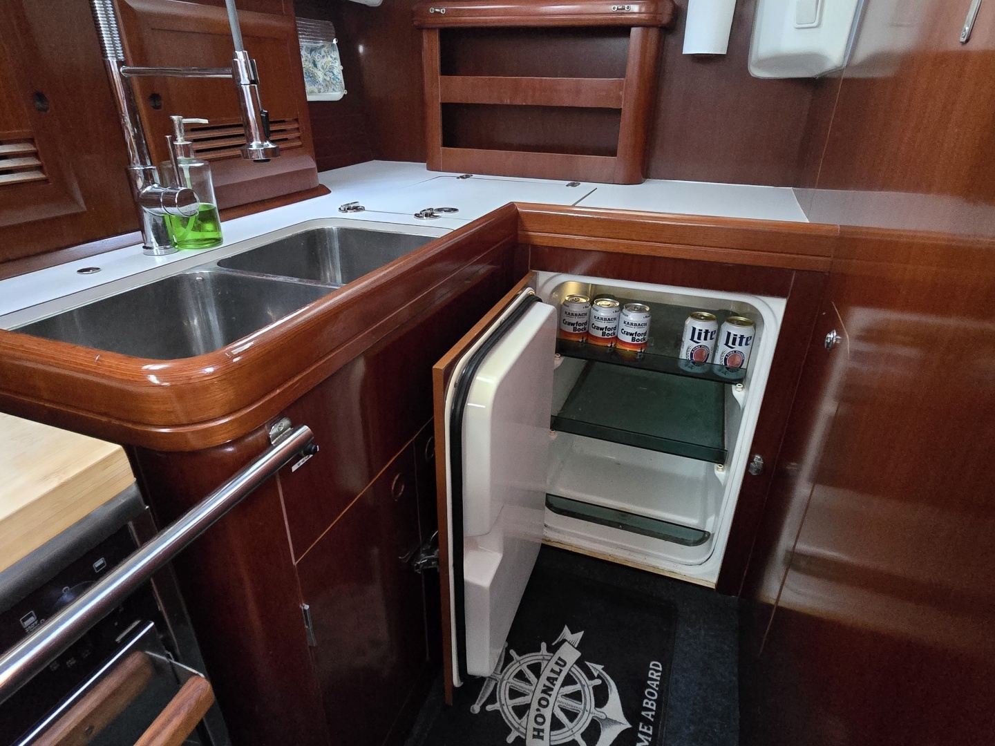 2004 Beneteau 423 - Image 40