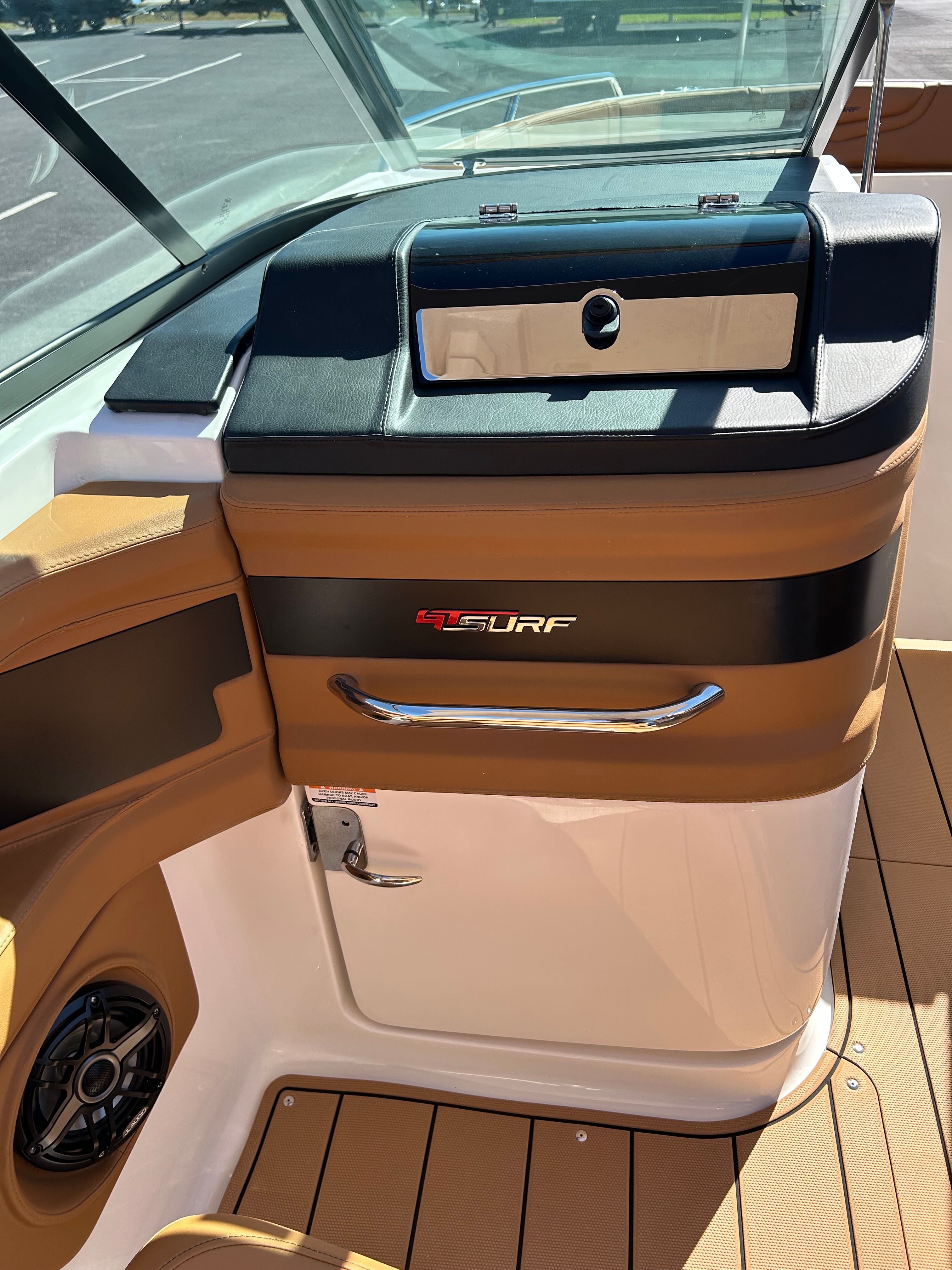 2026 Chaparral 30 Surf - 28