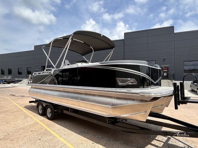 2025 Avalon LSZ Versatile Rear Bench 23 FT