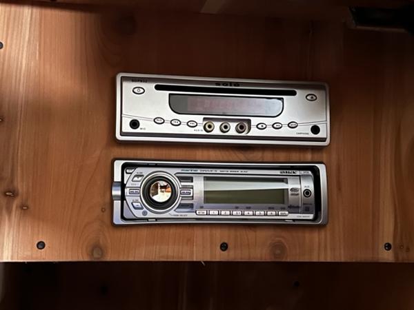 2009 Ovation model 52 stereo system with CD player and radio.
