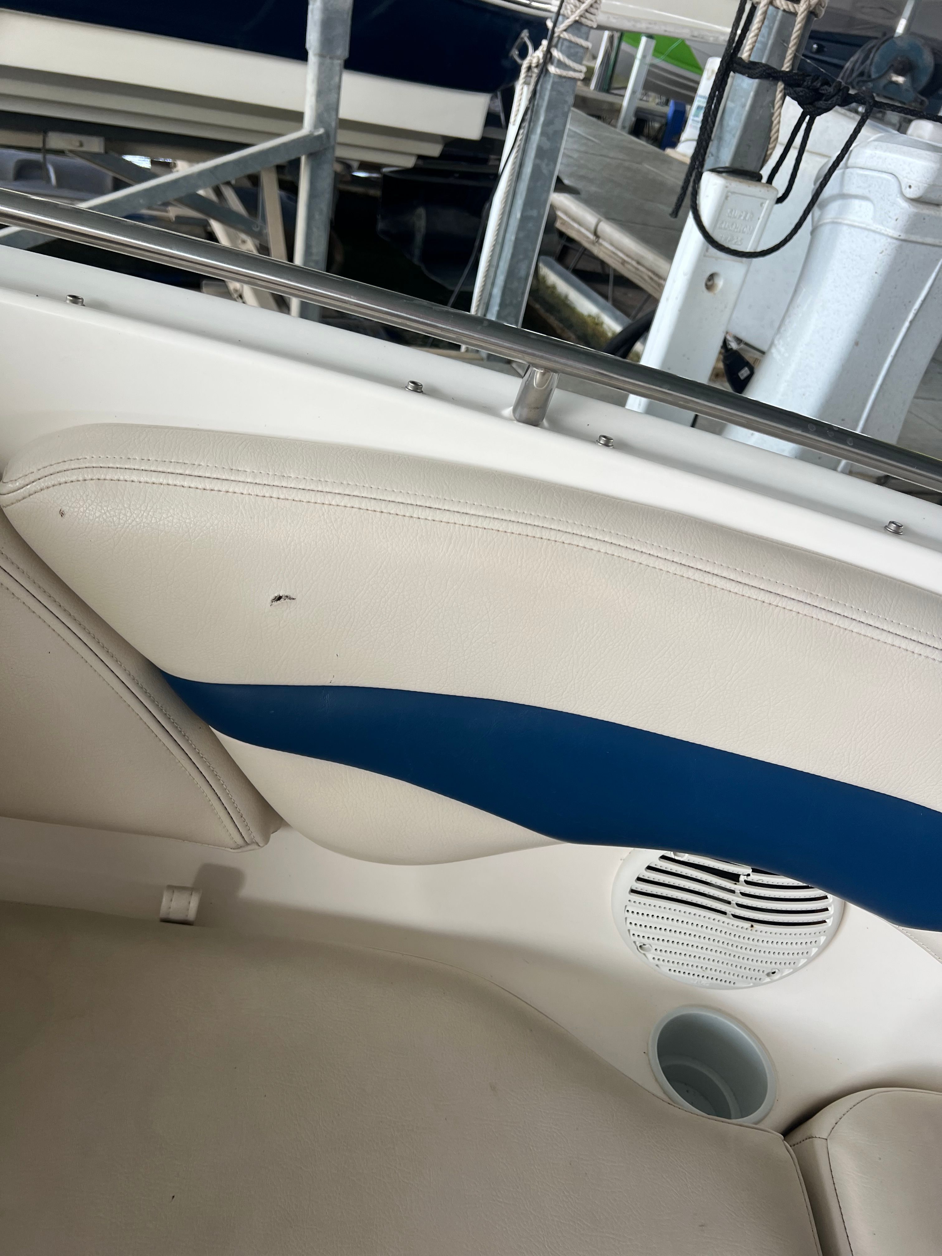 2002 Chaparral 220 SSi Wide Tech - 25