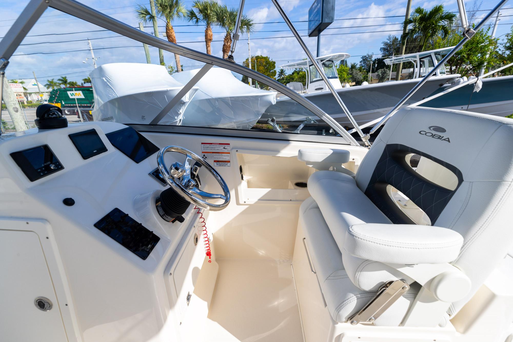 2024 Cobia 220 Dual Console - 31