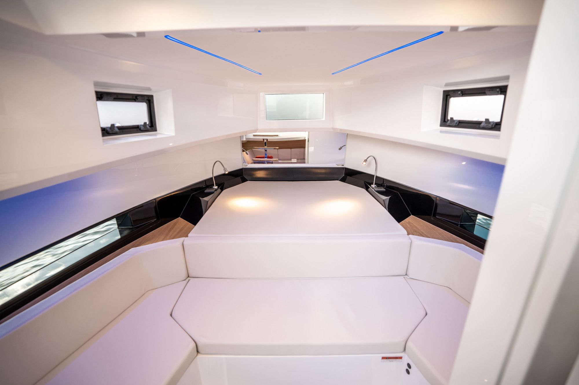 2025 De Antonio Yachts D36 OPEN - 33