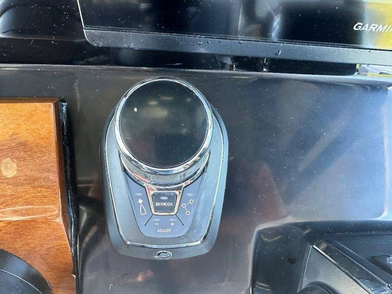 2026 Robalo R300 Center Console - 58