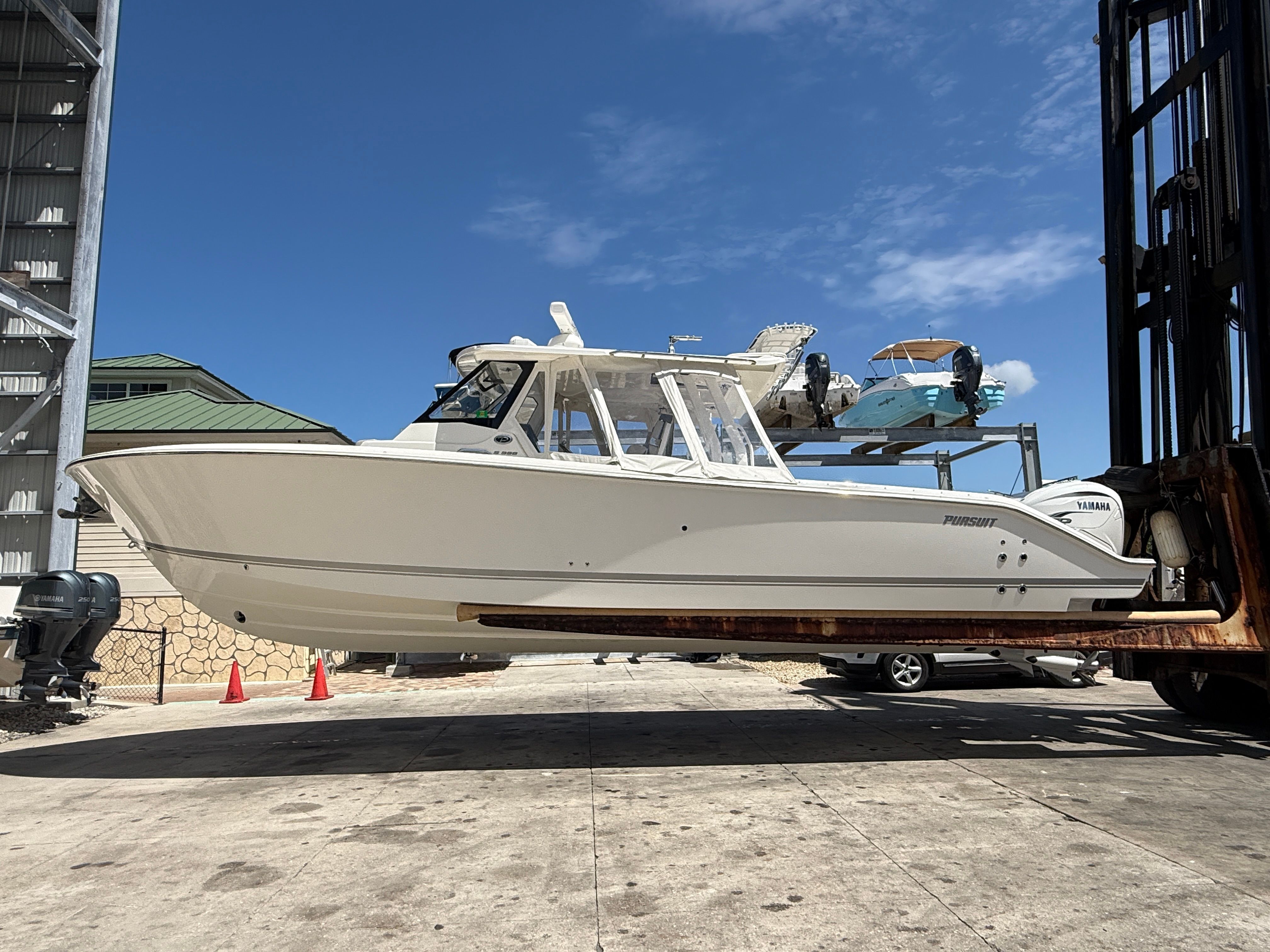 2023 PURSUIT 358 S - Image 25