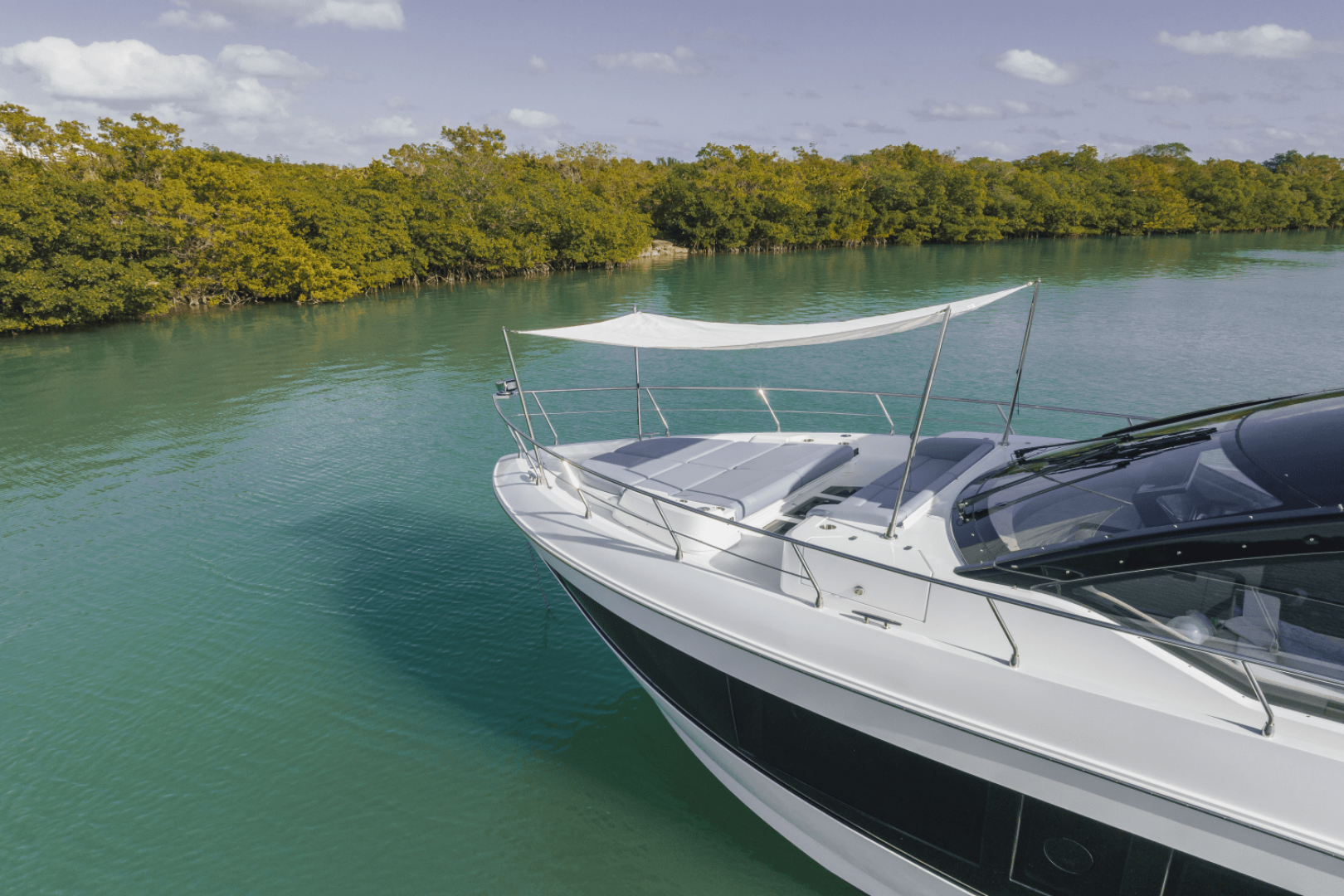 2027 Cruisers Yachts 57 FLY - Image 22