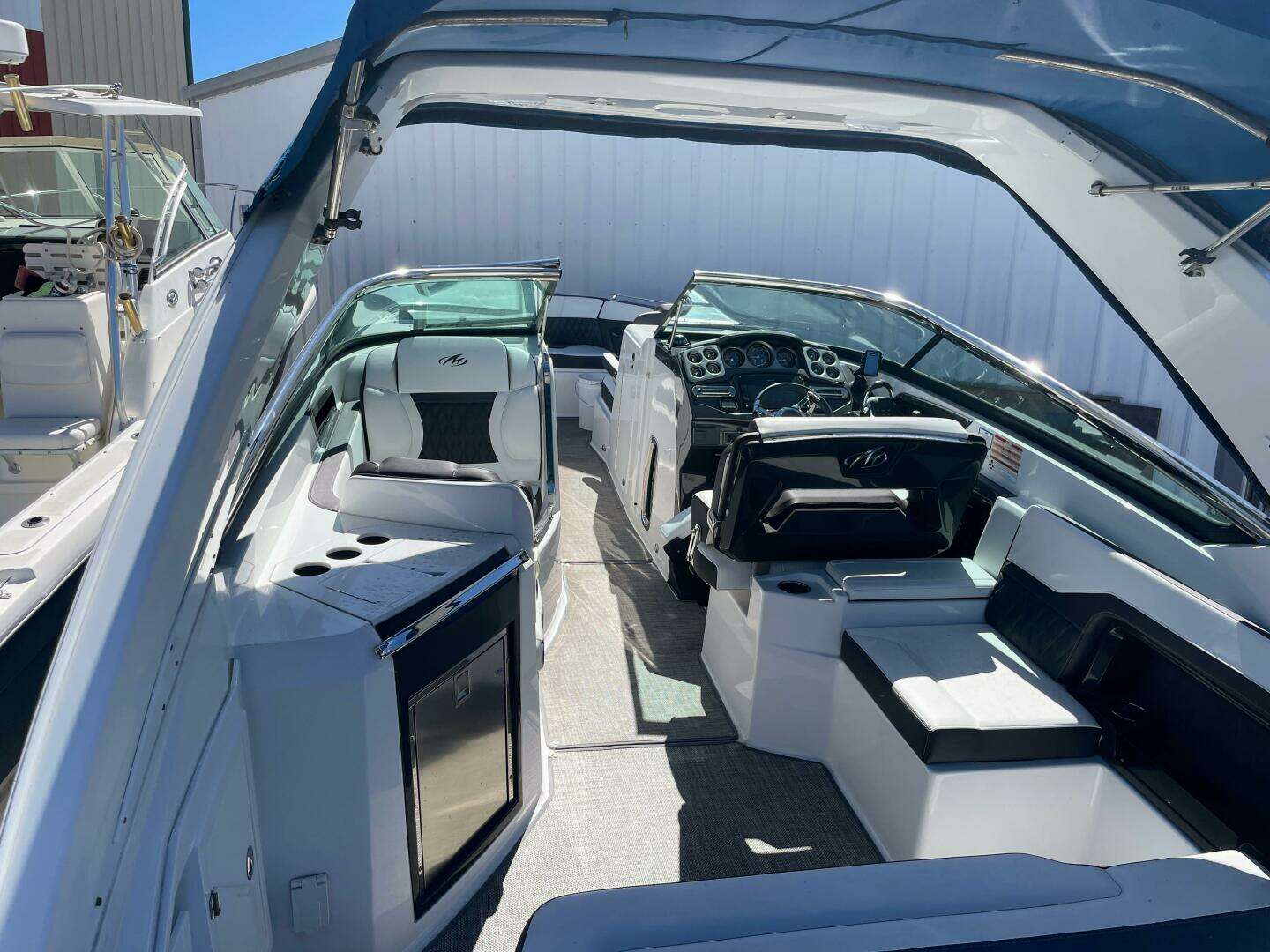 2019 Monterey 328SS - Image 14
