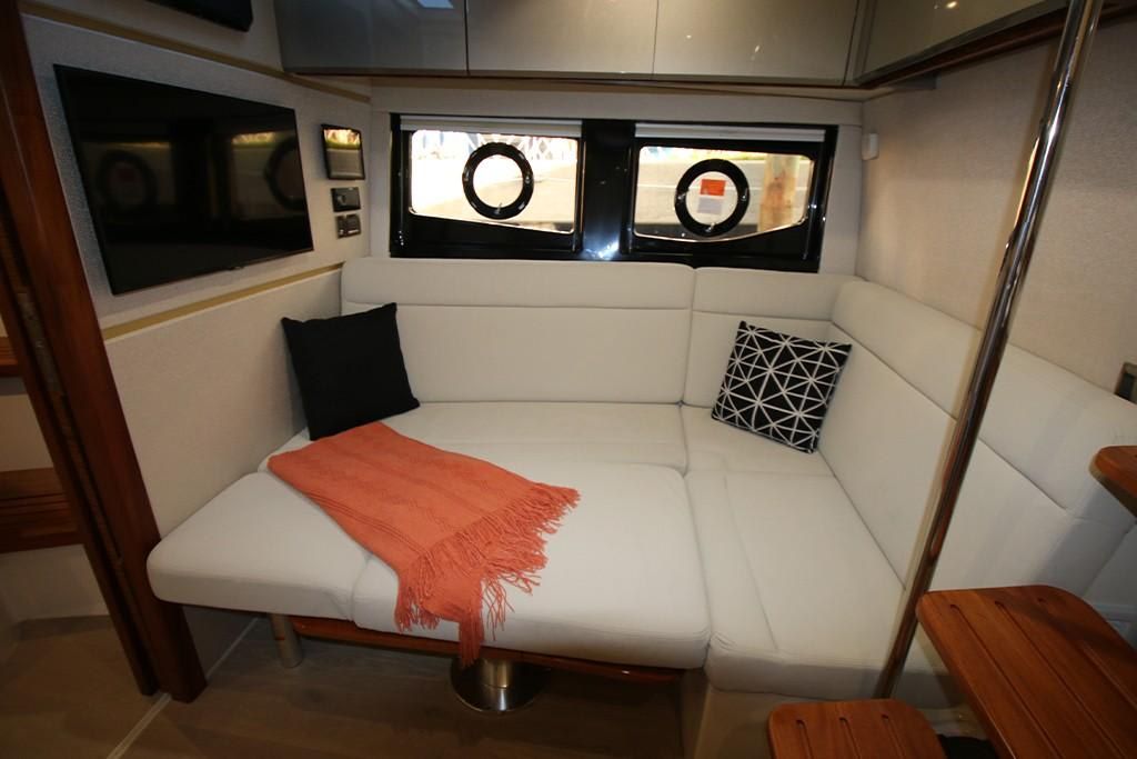 2023-Boston-Whaler-405-Conquest-MarineMax