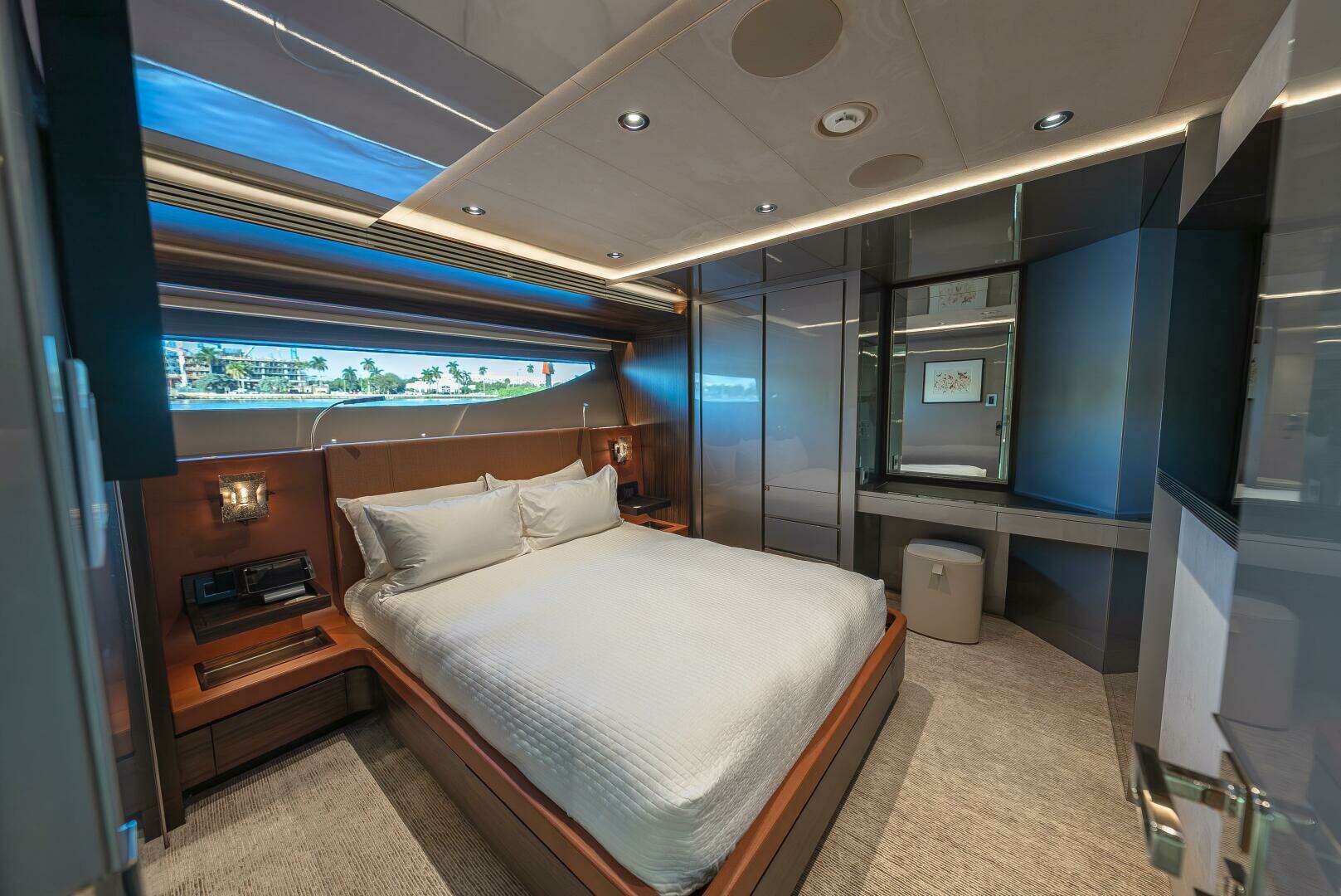 2018 Westport Raised Pilothouse - Image 25