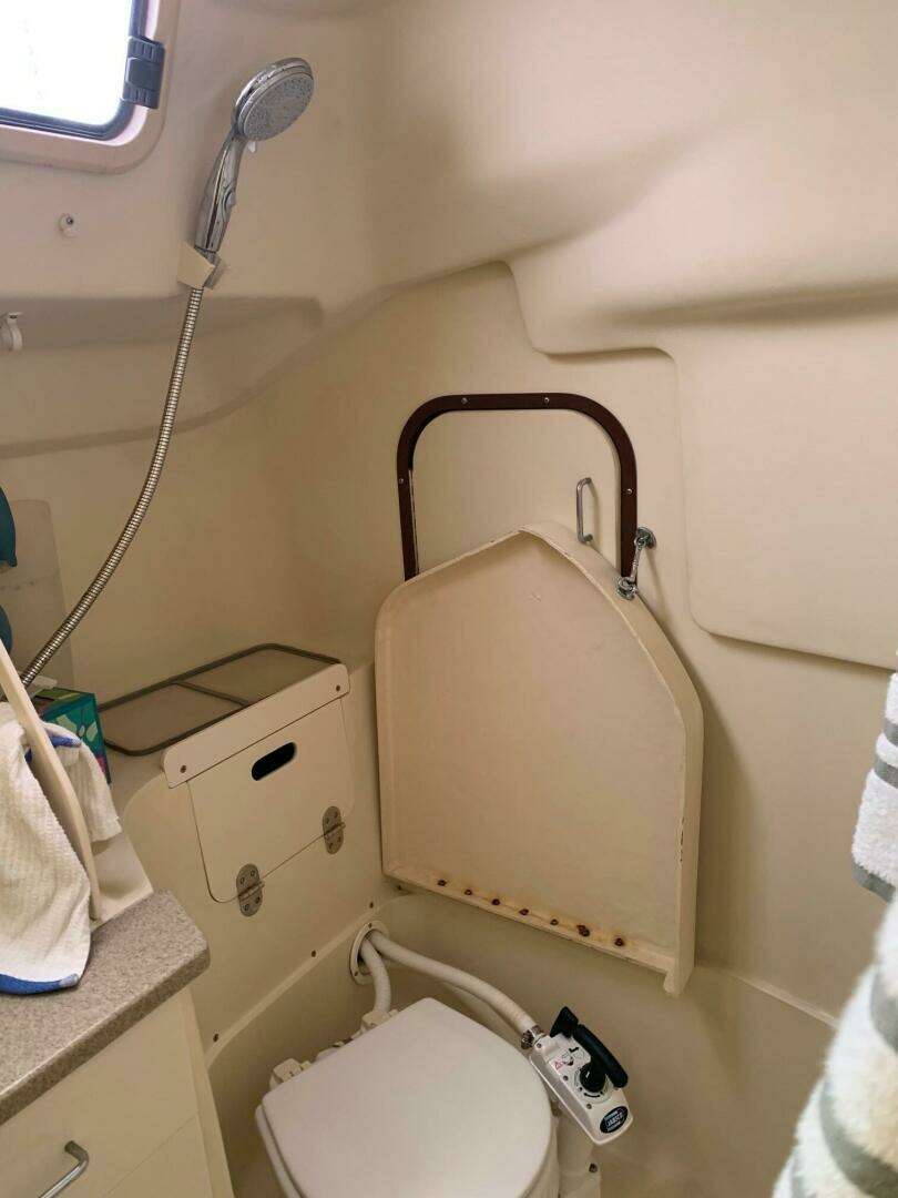 2001 Hunter 340 - Image 7