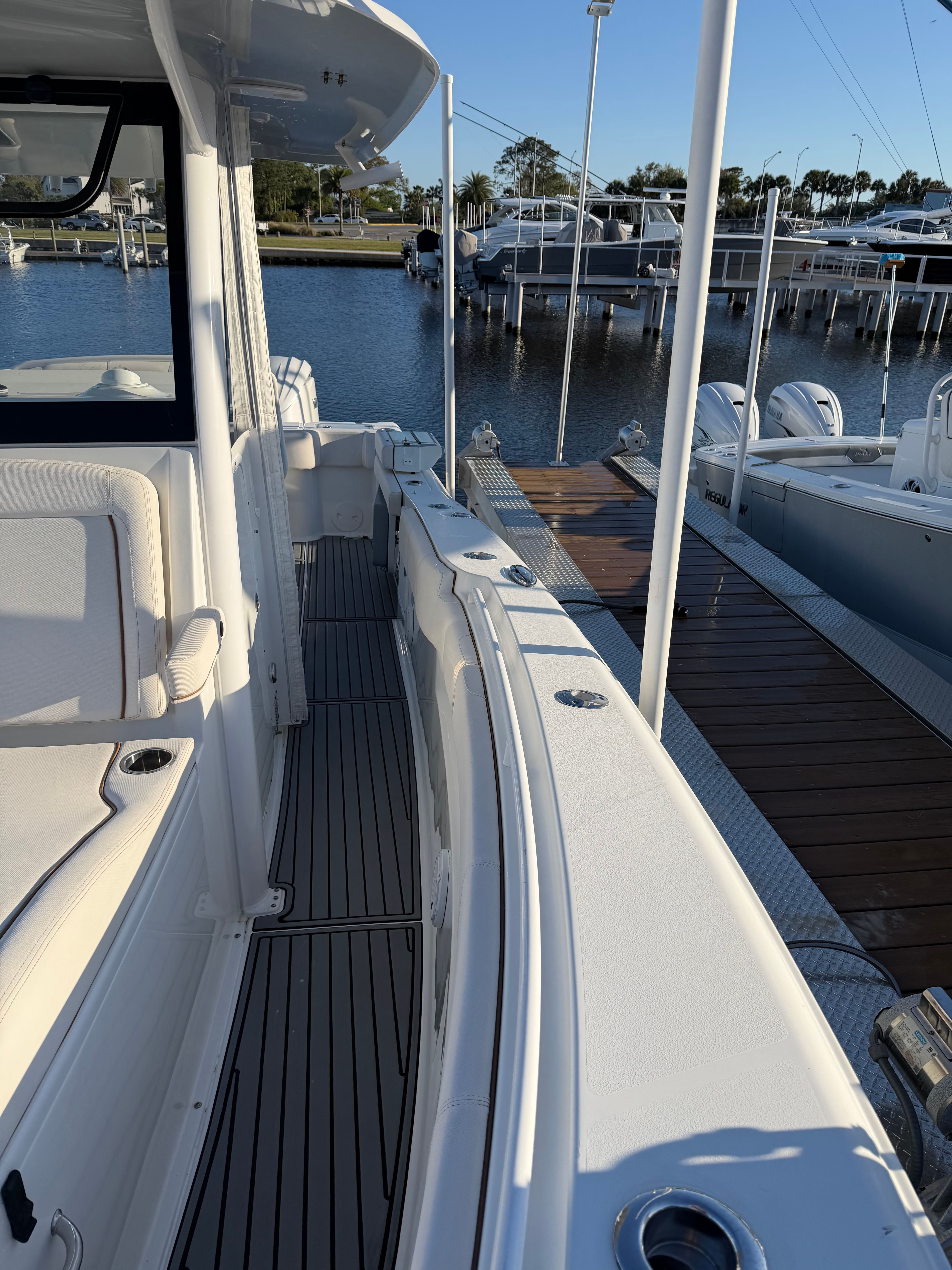 2022 Sea Hunt Gamefish 30 Coffin Box - 17