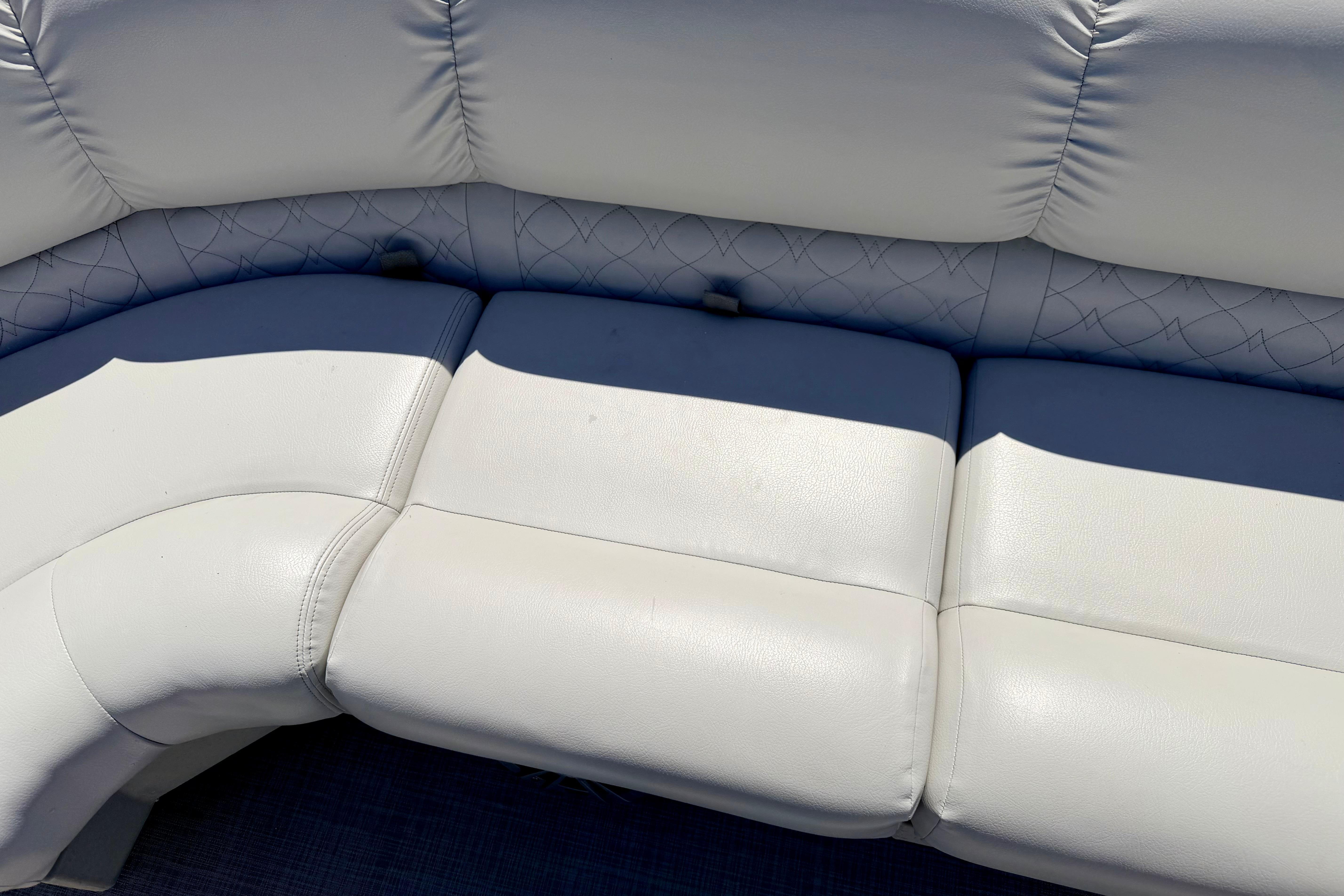 White leather seating on 2019 Crestliner 240 Rally DX CW boat.