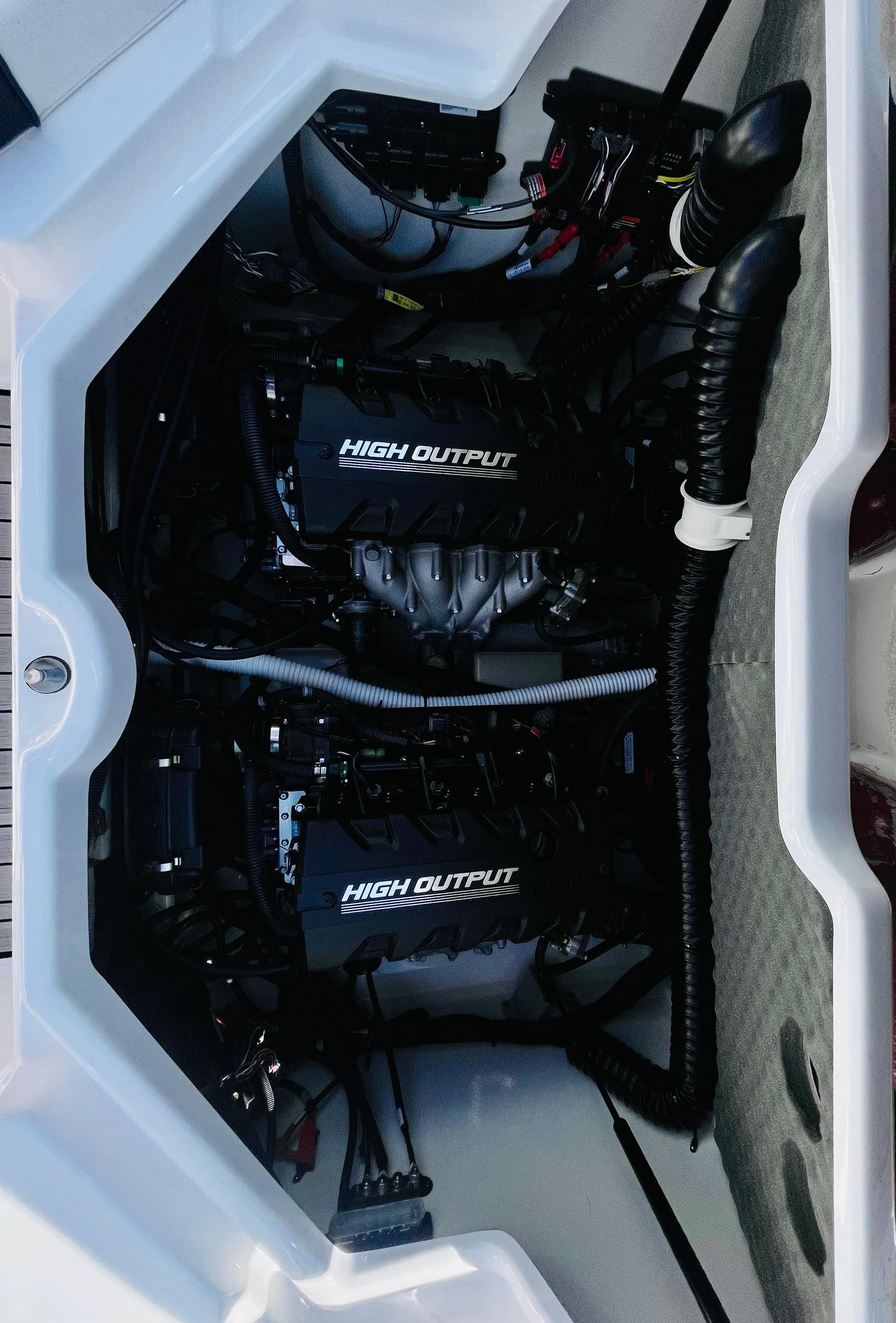 2022 Yamaha Boats 212SD - 11