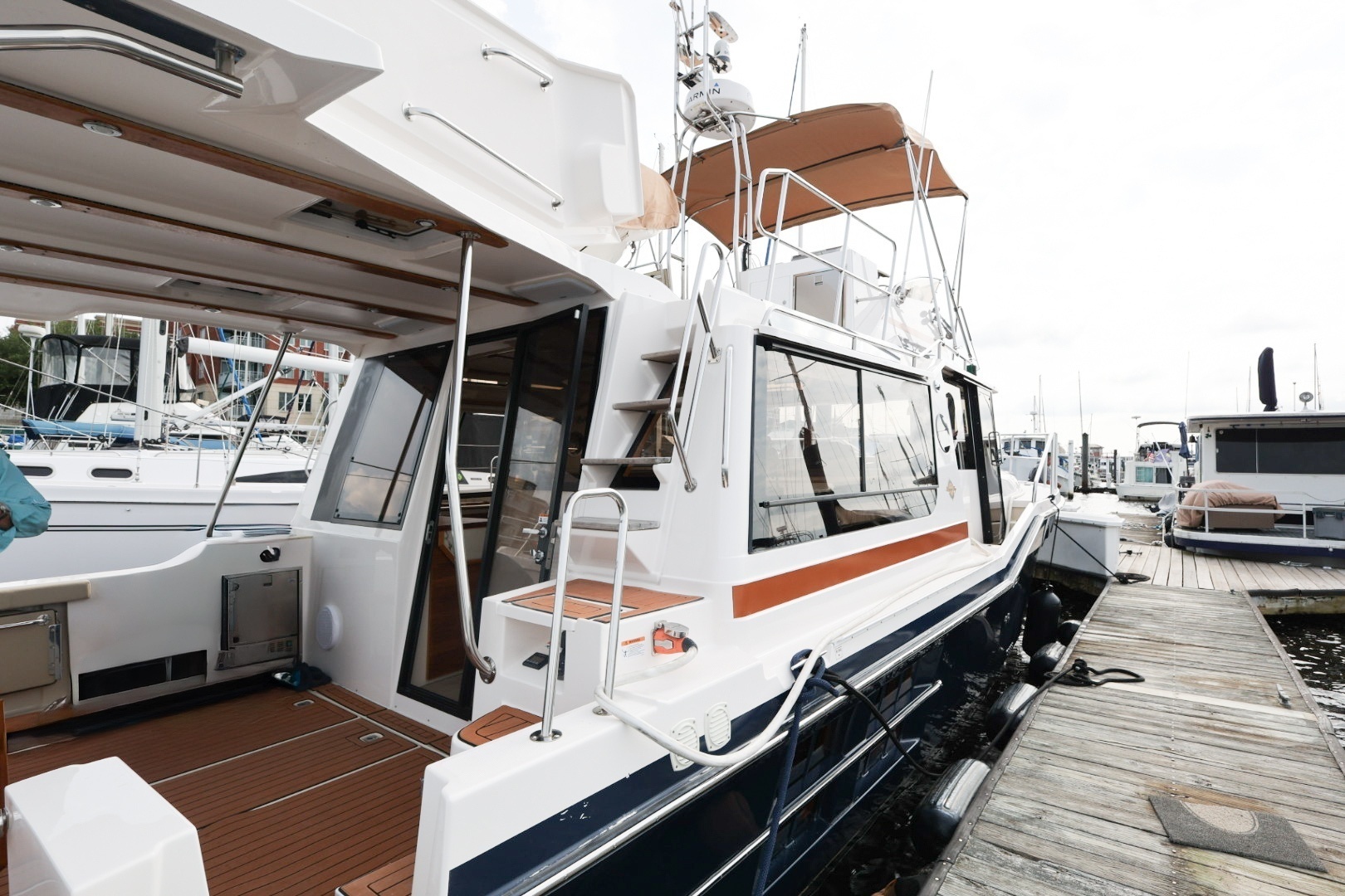 2022 Ranger Tugs R-43 CB - Image 11