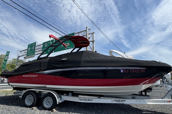2013 Monterey M5 Sport Boat