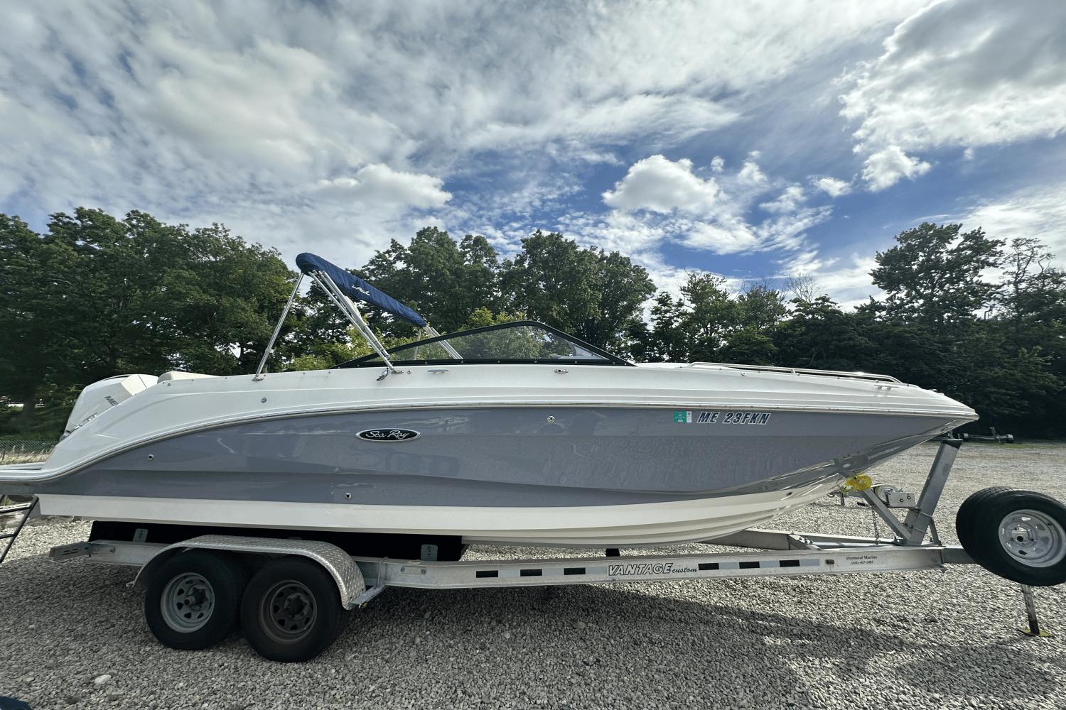 2020 Sea Ray 250SDX OB