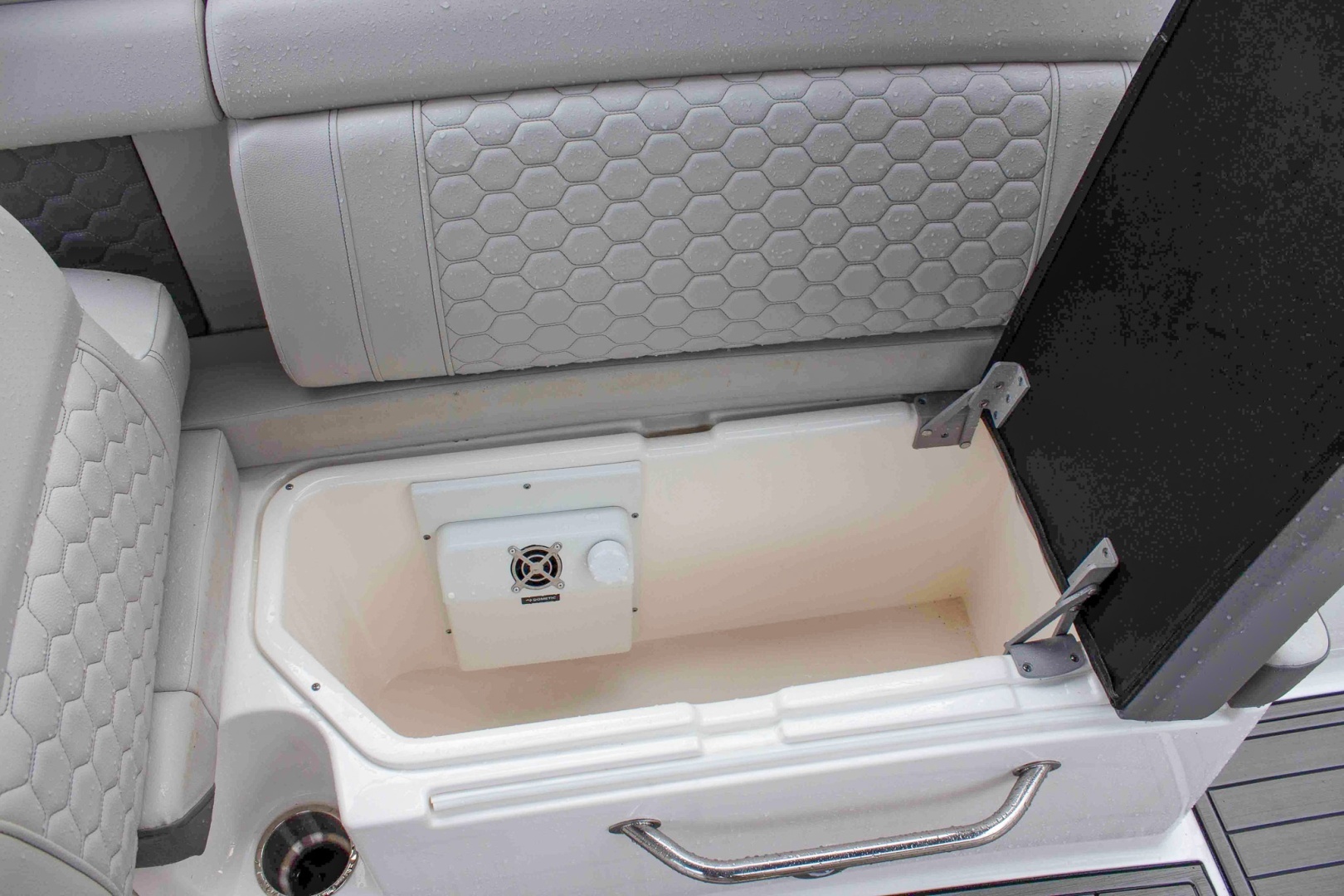 2024 Sea Ray SDX 290 - Image 13