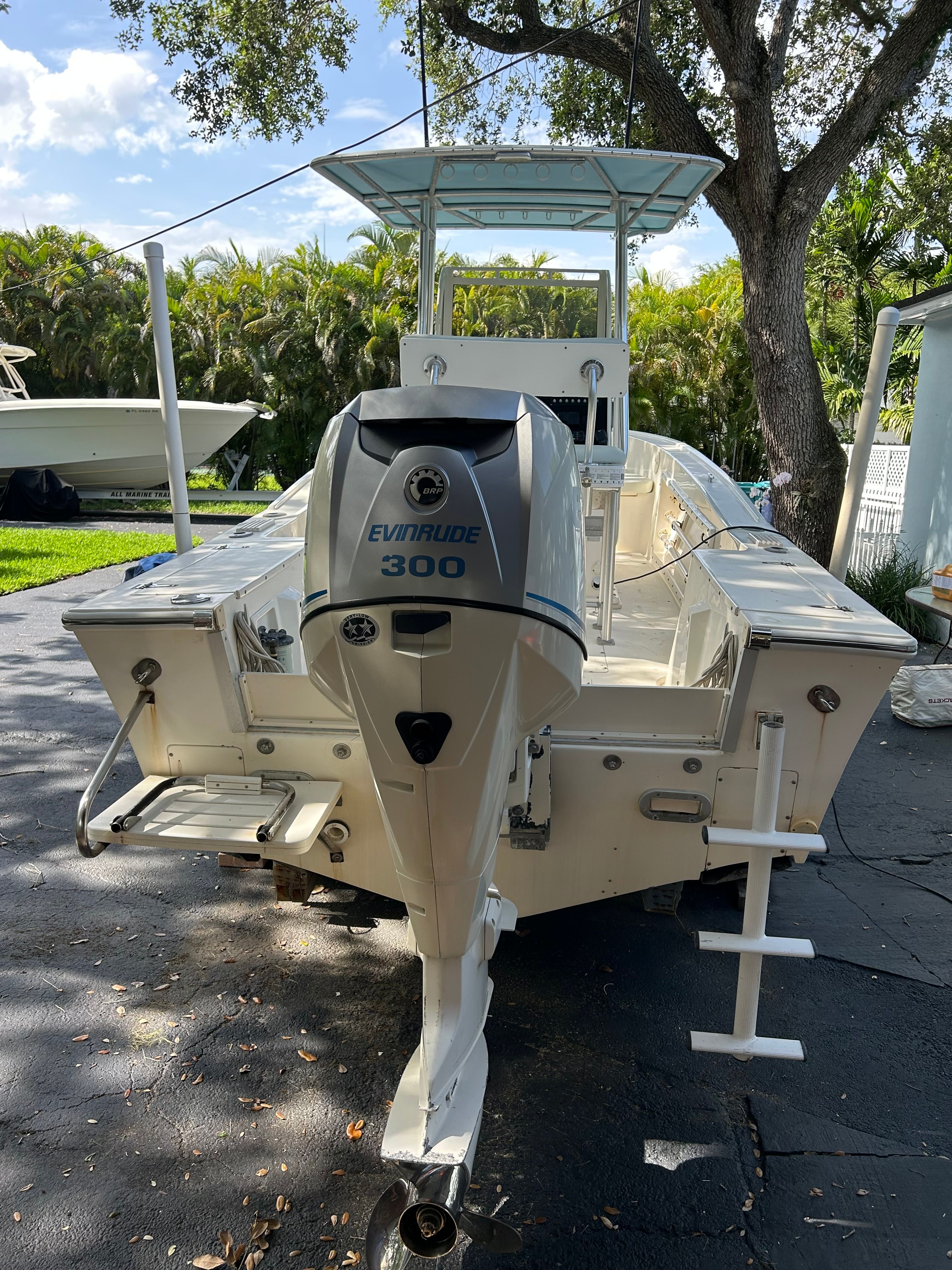 1992 Mako 221 boat with Evinrude 300 outboard motor.