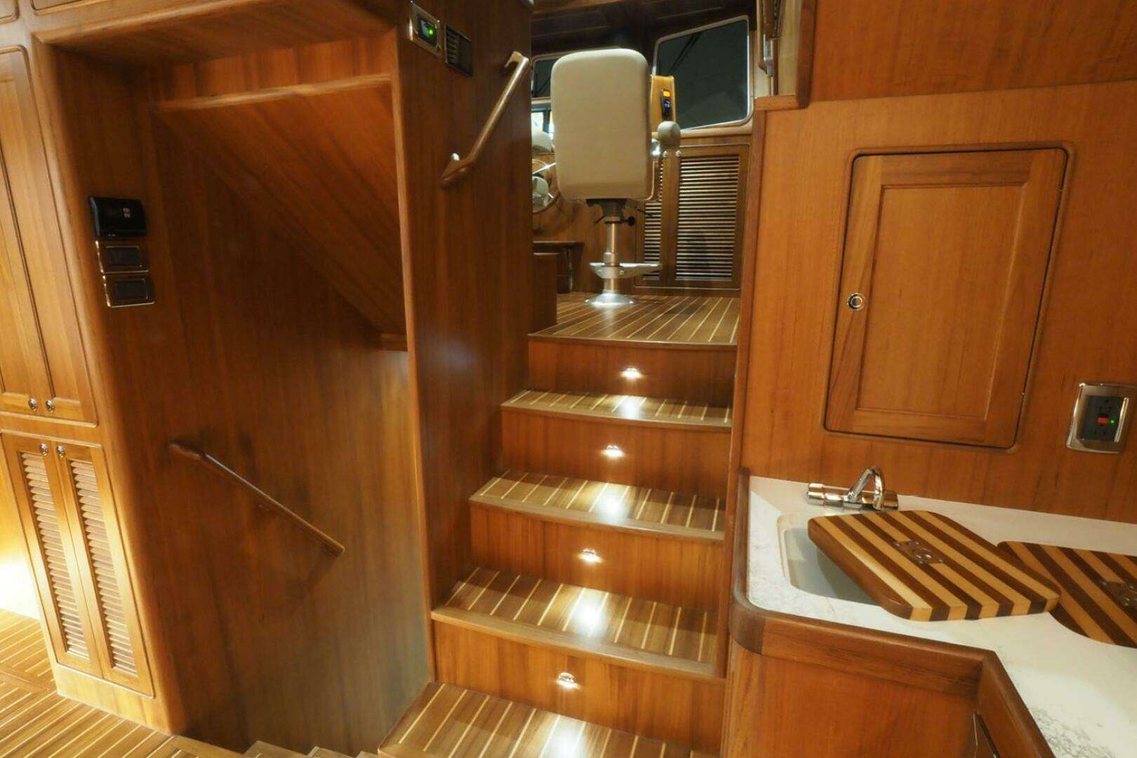 2026 Helmsman Trawlers 46 Pilothouse - Image 29