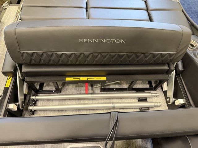 2026 Bennington QX Swingback 27 QXSBWAT2 Tritoon - 27