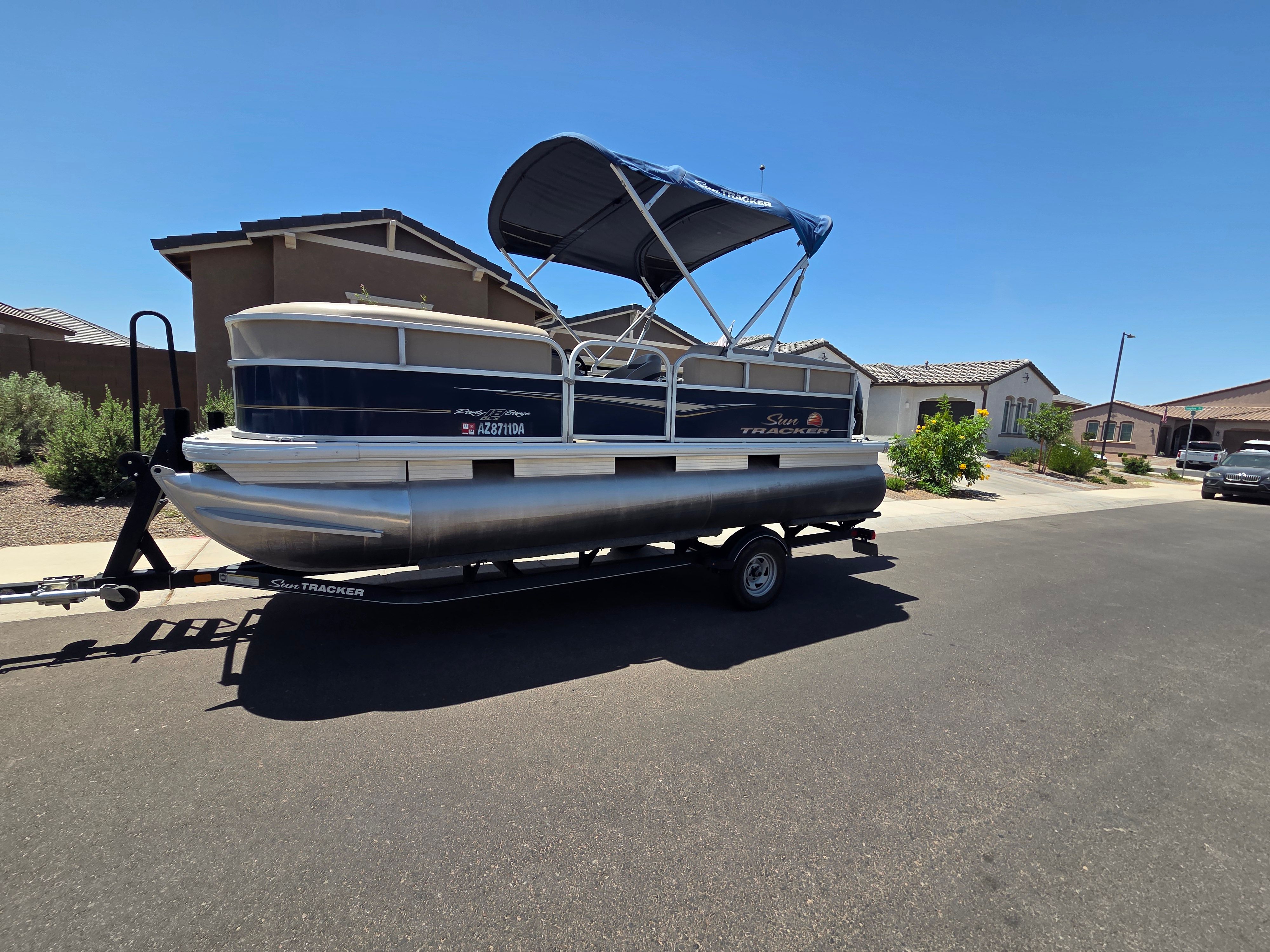 2020 Sun Tracker 18 Party Barge - 3