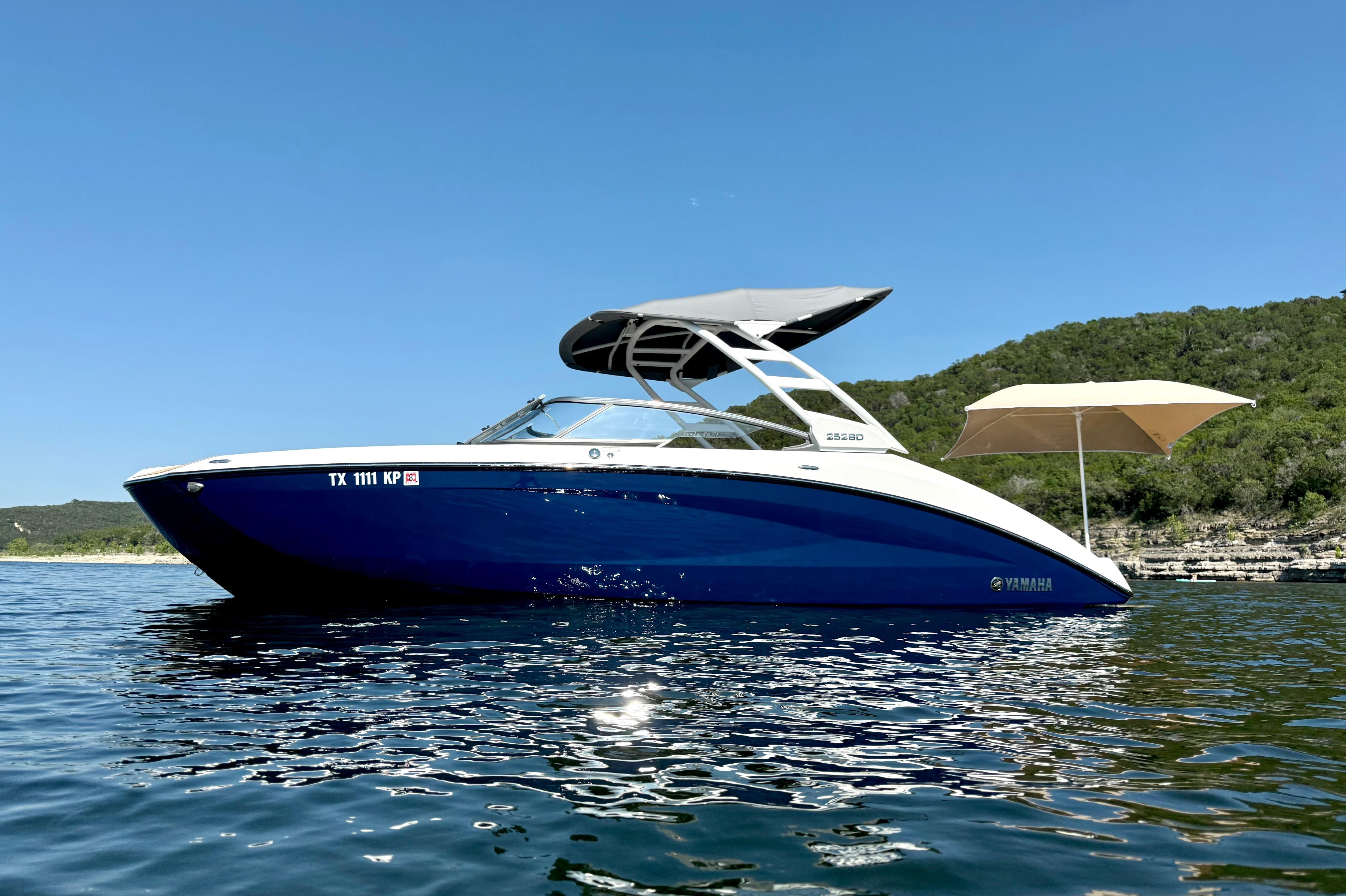 2022 Yamaha Boats 252SD