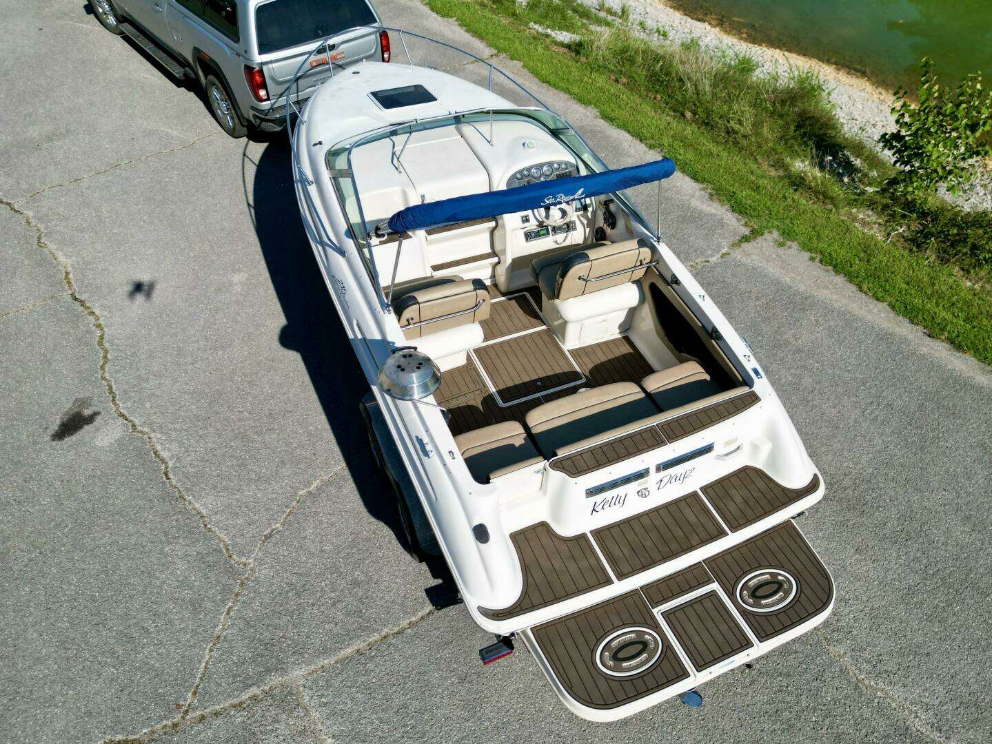 1999 Sea Ray 215 Express Cruiser - Image 12