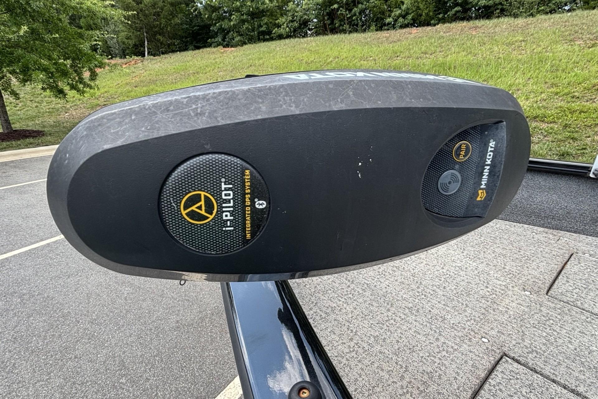 Minn Kota i-Pilot GPS system on 2022 Tracker Super Guide V-16 T boat.