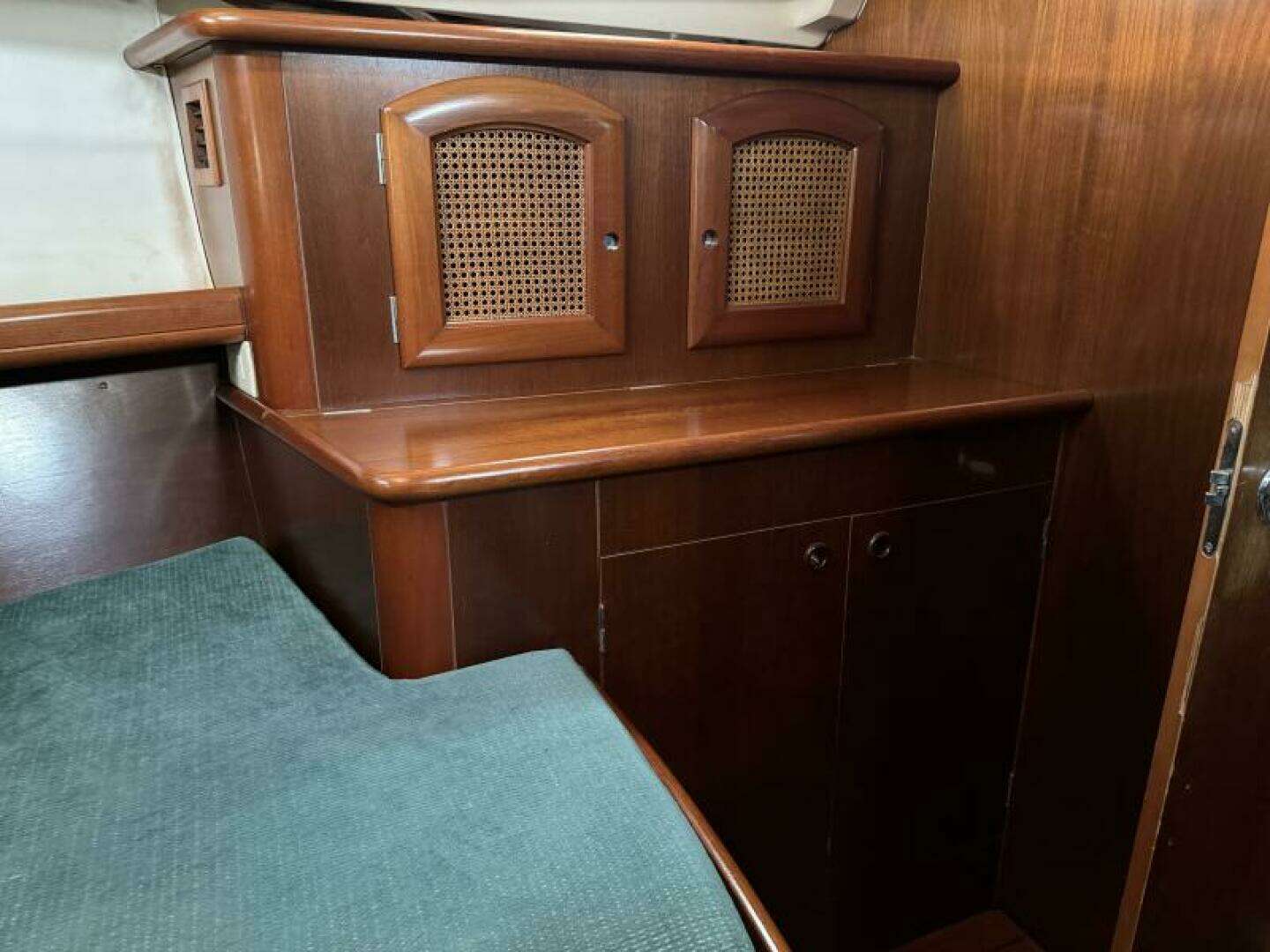 1999 Beneteau 381 - Image 36