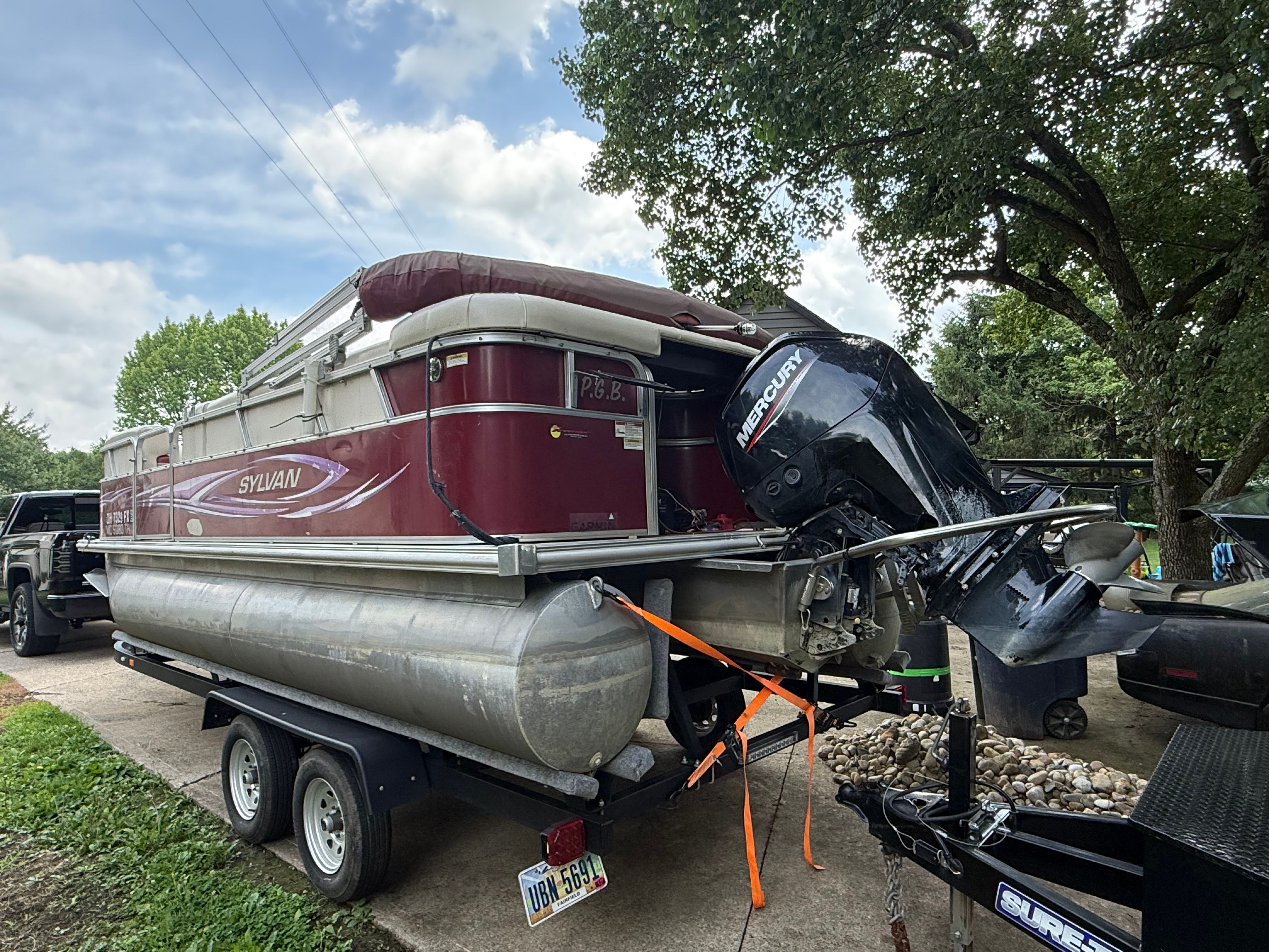 2011 Sylvan 8520 Mirage Cruise - 2