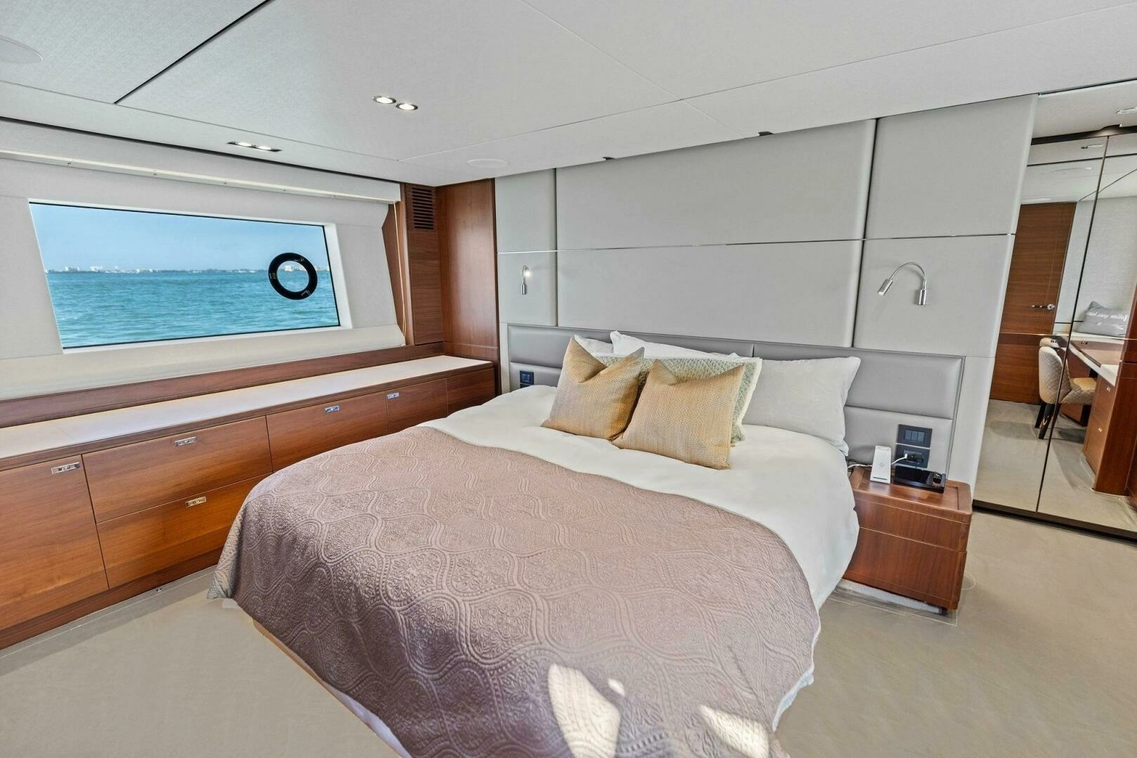 2018 Princess Y75 Motor Yacht - Image 25