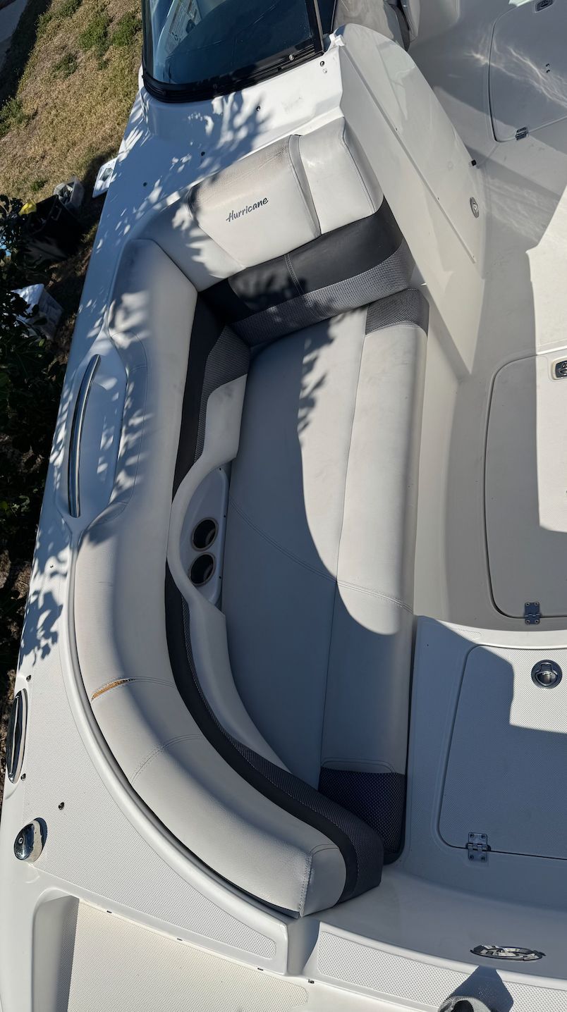 2017 Hurricane SunDeck 2690 OB - 6