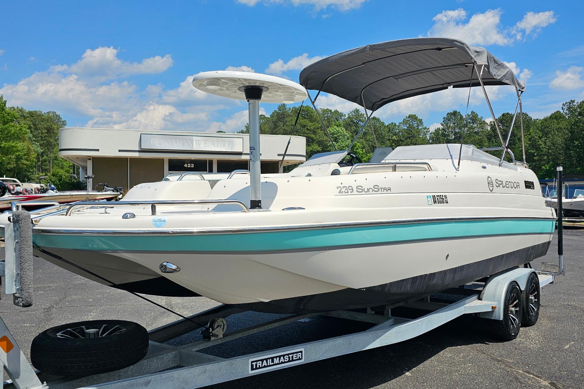 2022 Splendor 239 Sunstar
