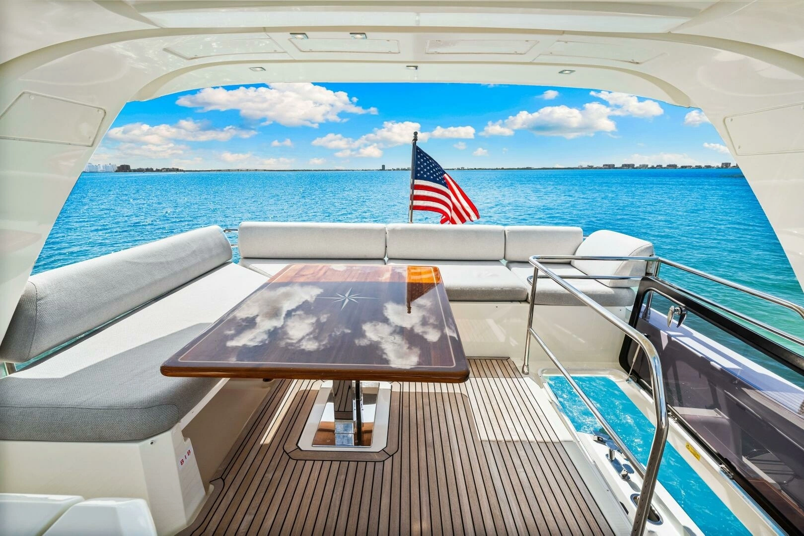 2019 Prestige 630 Flybridge - Image 5