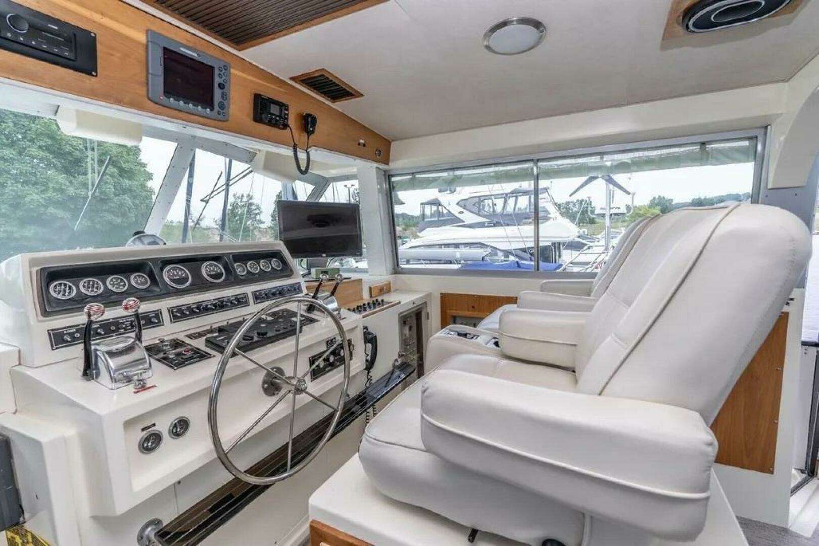 1986 Bertram 58 Flybridge Motor Yacht - Image 2