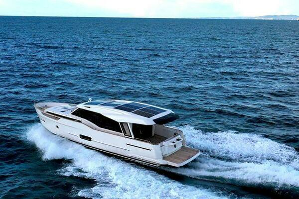 2027 Greenline 48 Coupe