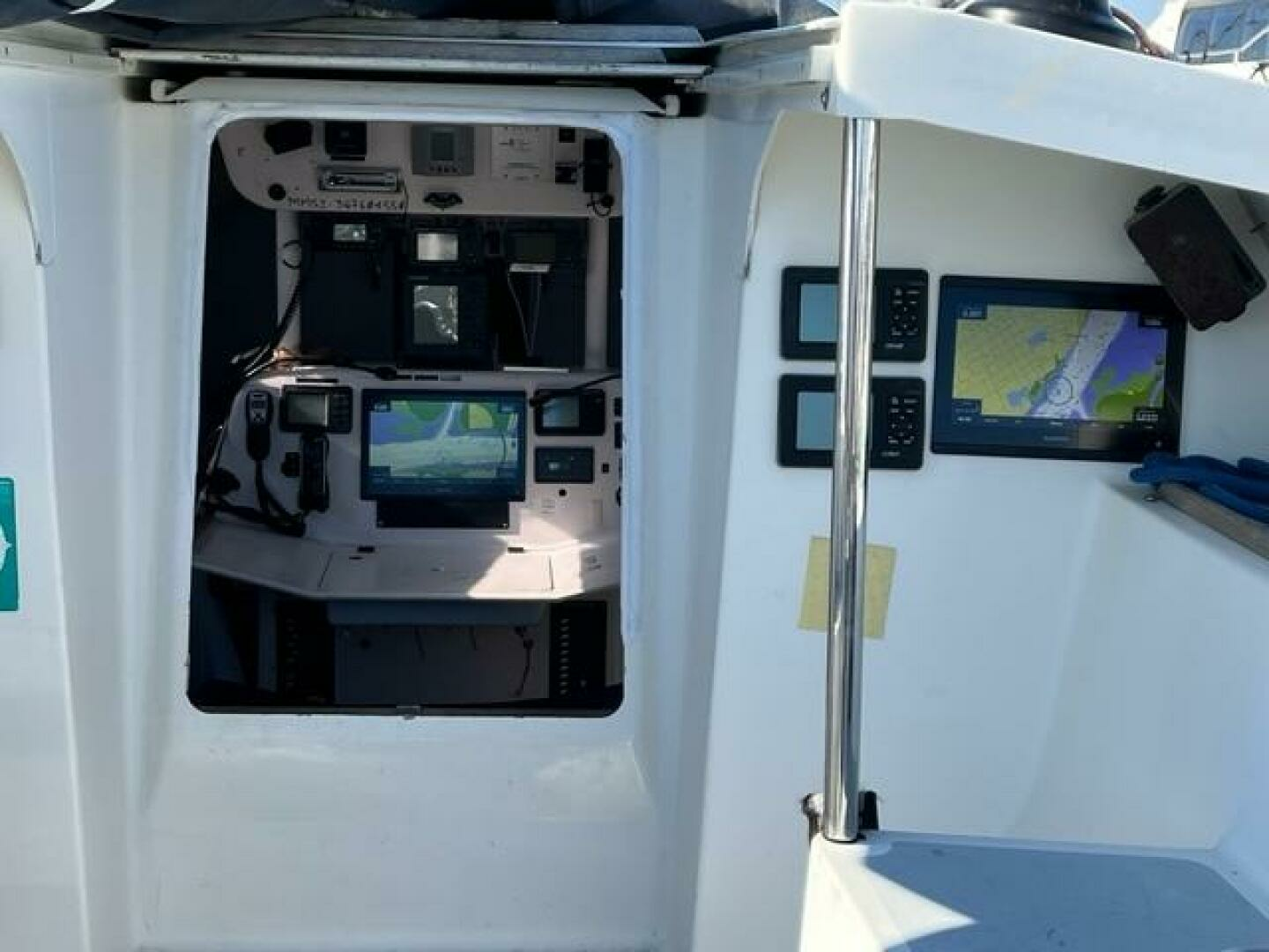 2007 Class 40 Akilaria 1 Class 40 - Image 6