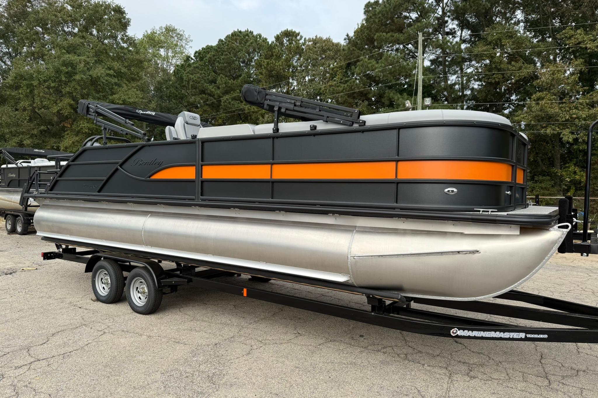 2025 Bentley Pontoons Legacy 243 Swingback