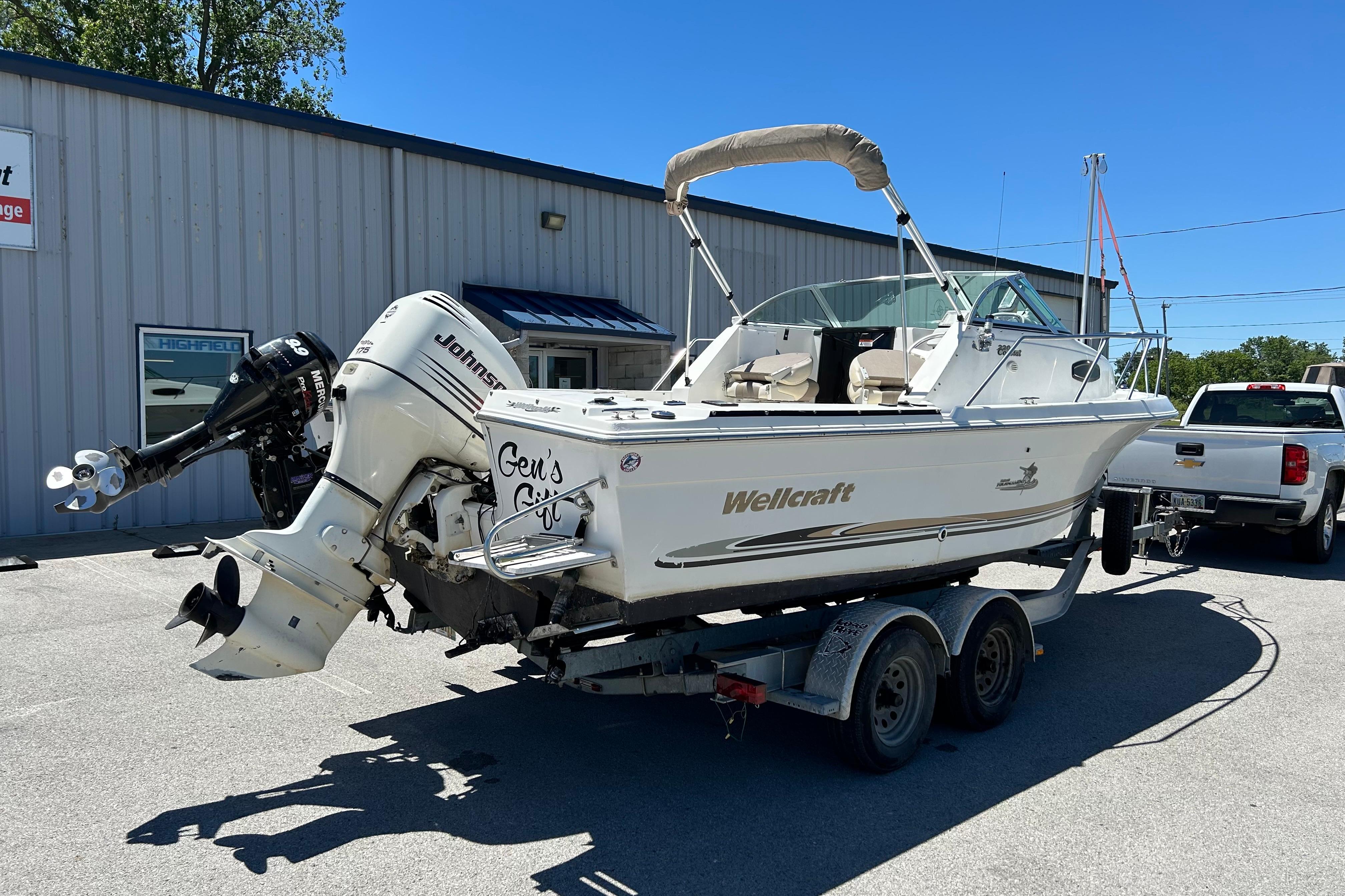 2003 Wellcraft 220 Coastal